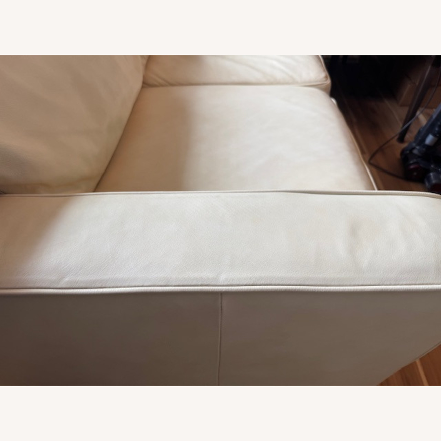 La-Z-Boy Meyer Eggshell Leather 3+ Seater Sofa - image-7