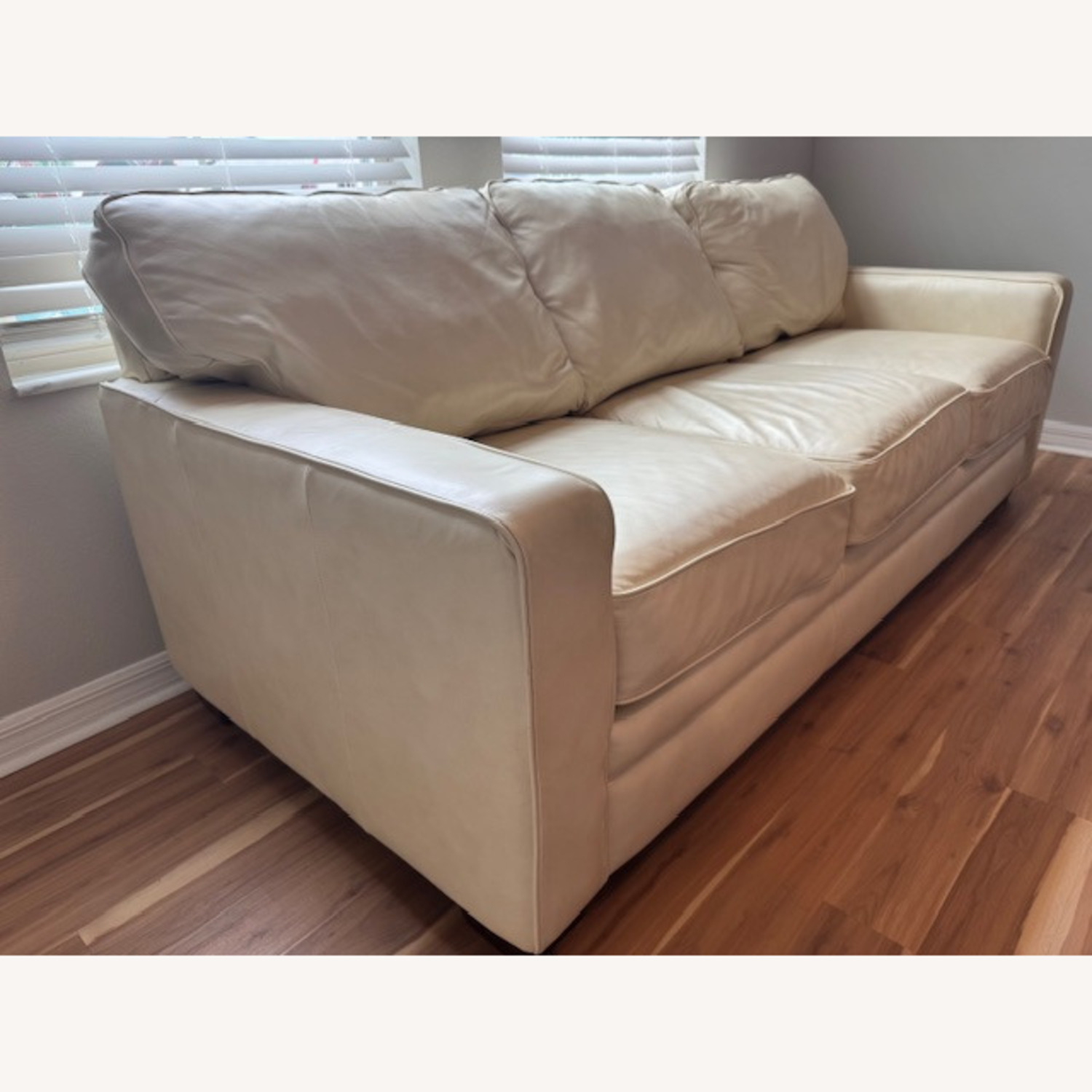 La-Z-Boy Meyer Eggshell Leather 3+ Seater Sofa - image-2