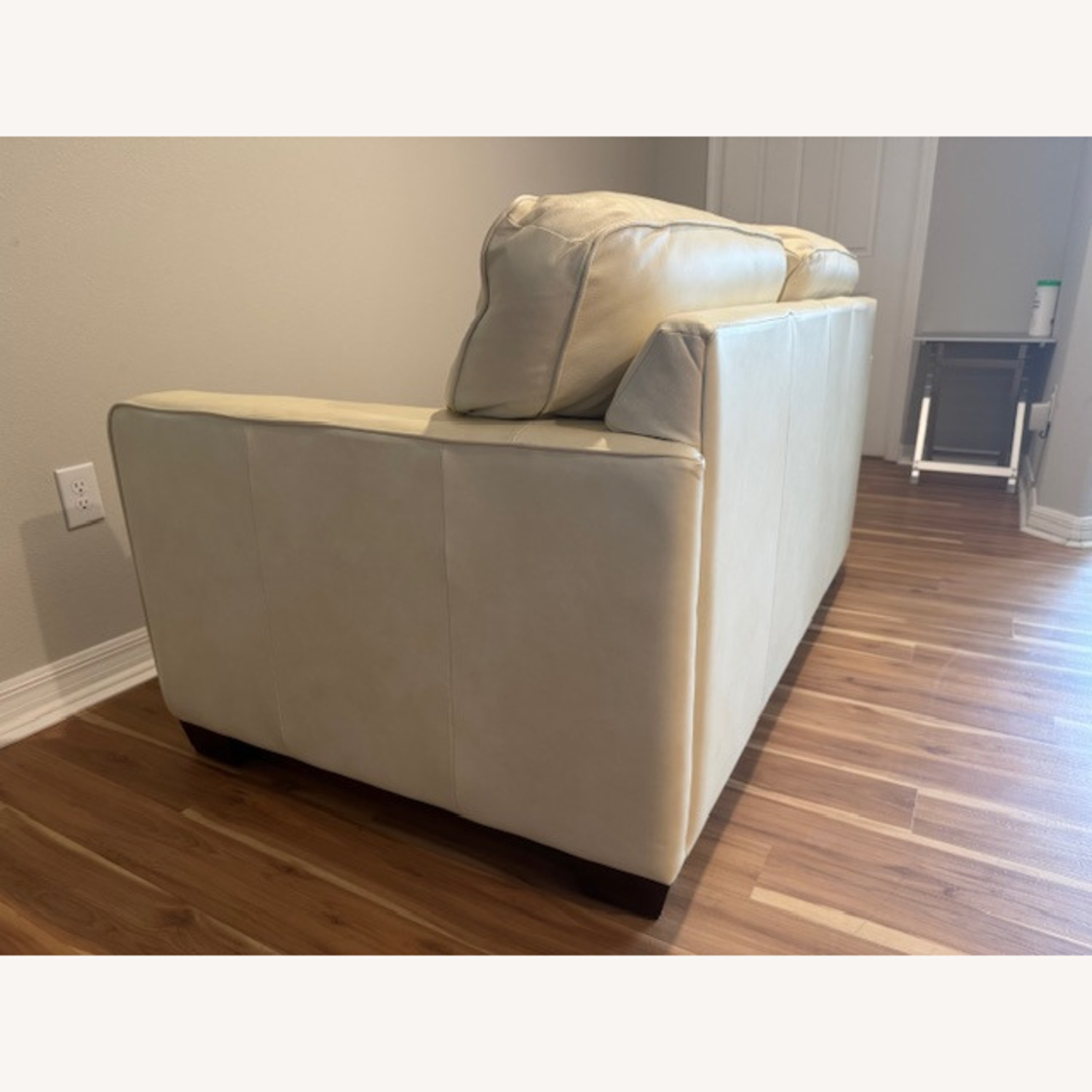 La-Z-Boy Meyer Eggshell Leather Loveseat - image-4