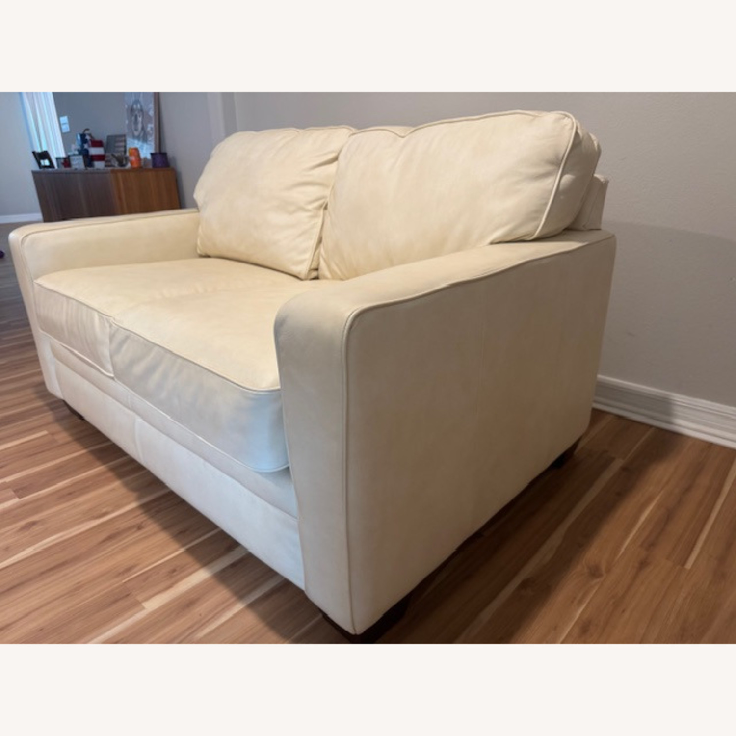 La-Z-Boy Meyer Eggshell Leather Loveseat - image-3