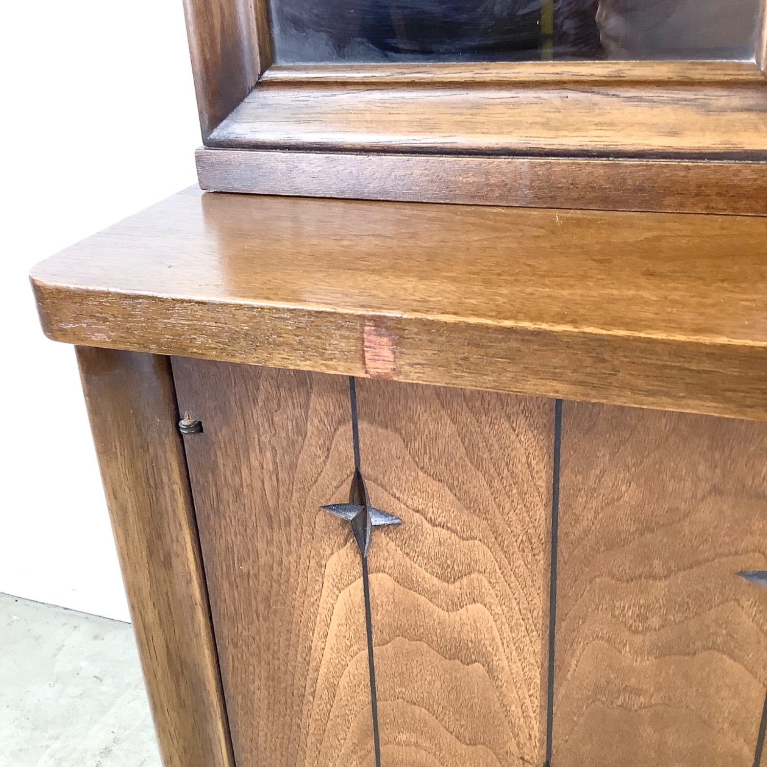 Mid-Century Saga Sideboard by Broyhill - image-10