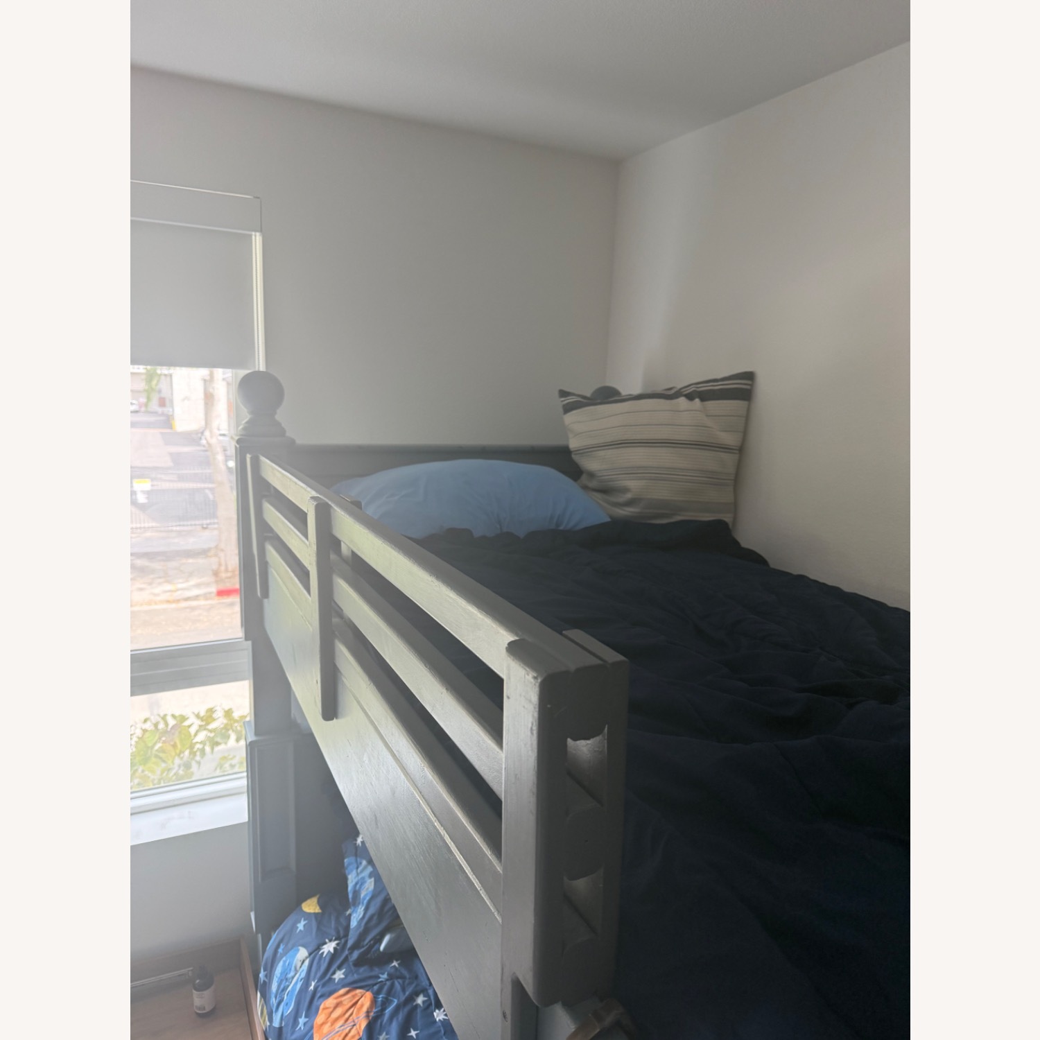 Light Gray/Blue Wood Twin Bunk Bed - image-6