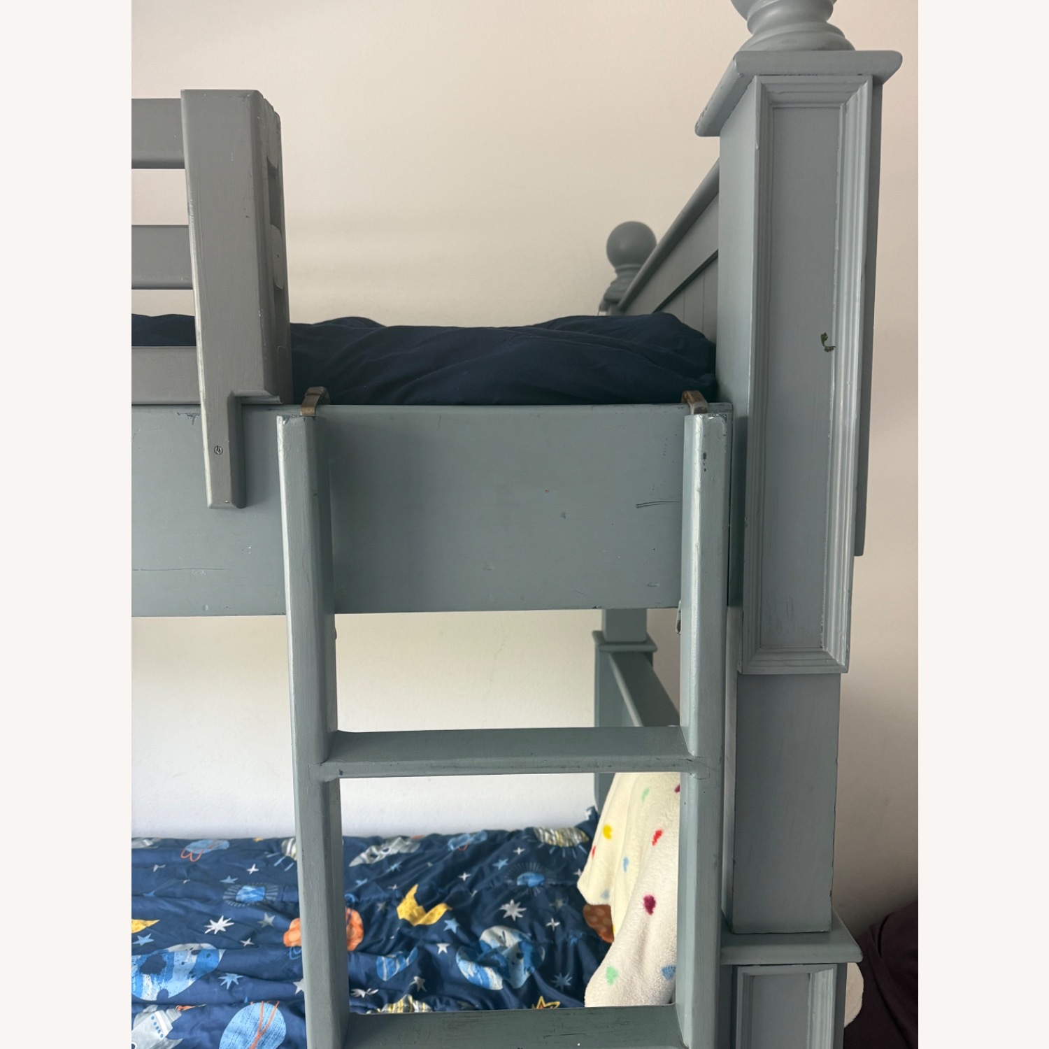 Light Gray/Blue Wood Twin Bunk Bed - image-3