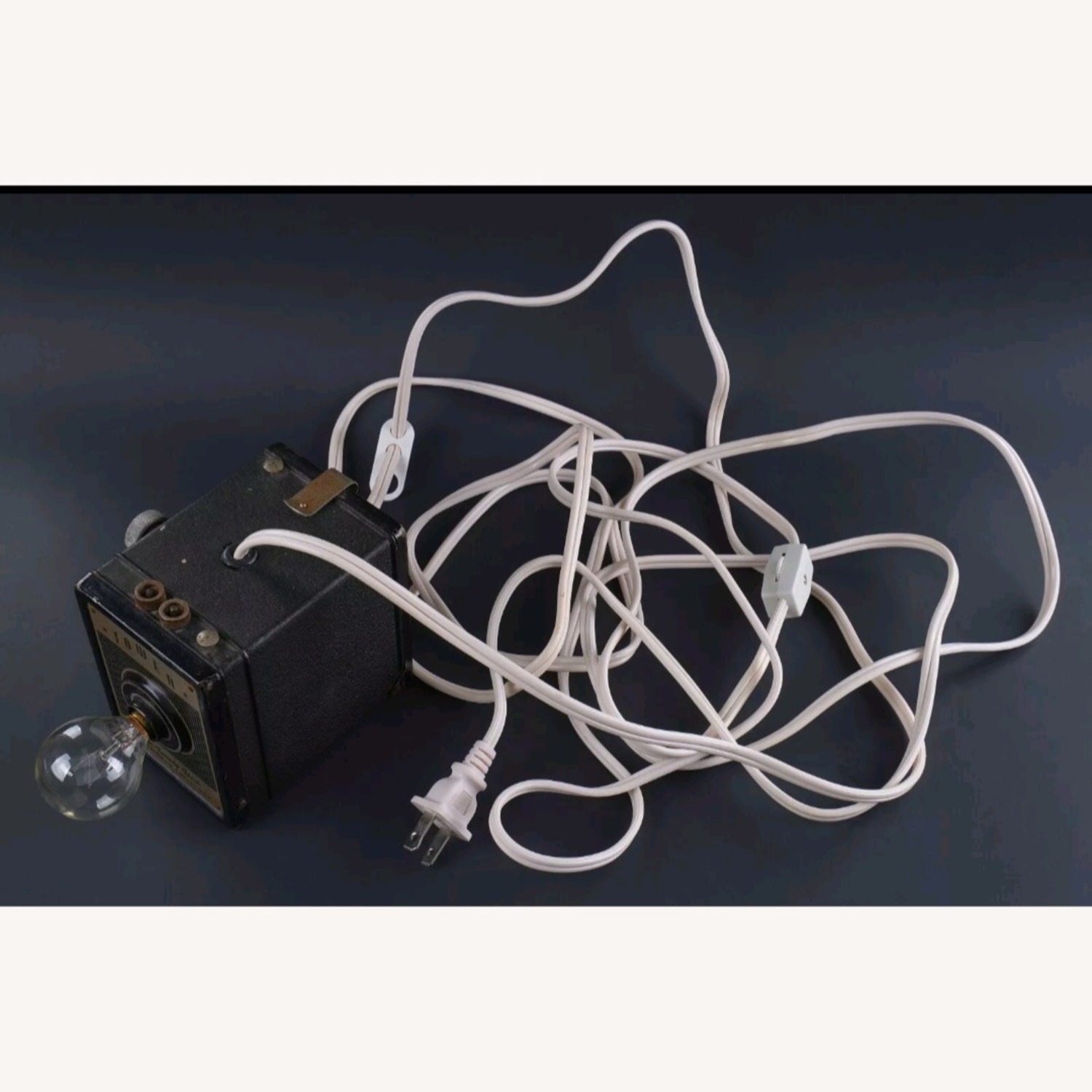 Vintage Camera Lamp – Tower One-Twenty Flash  - image-3