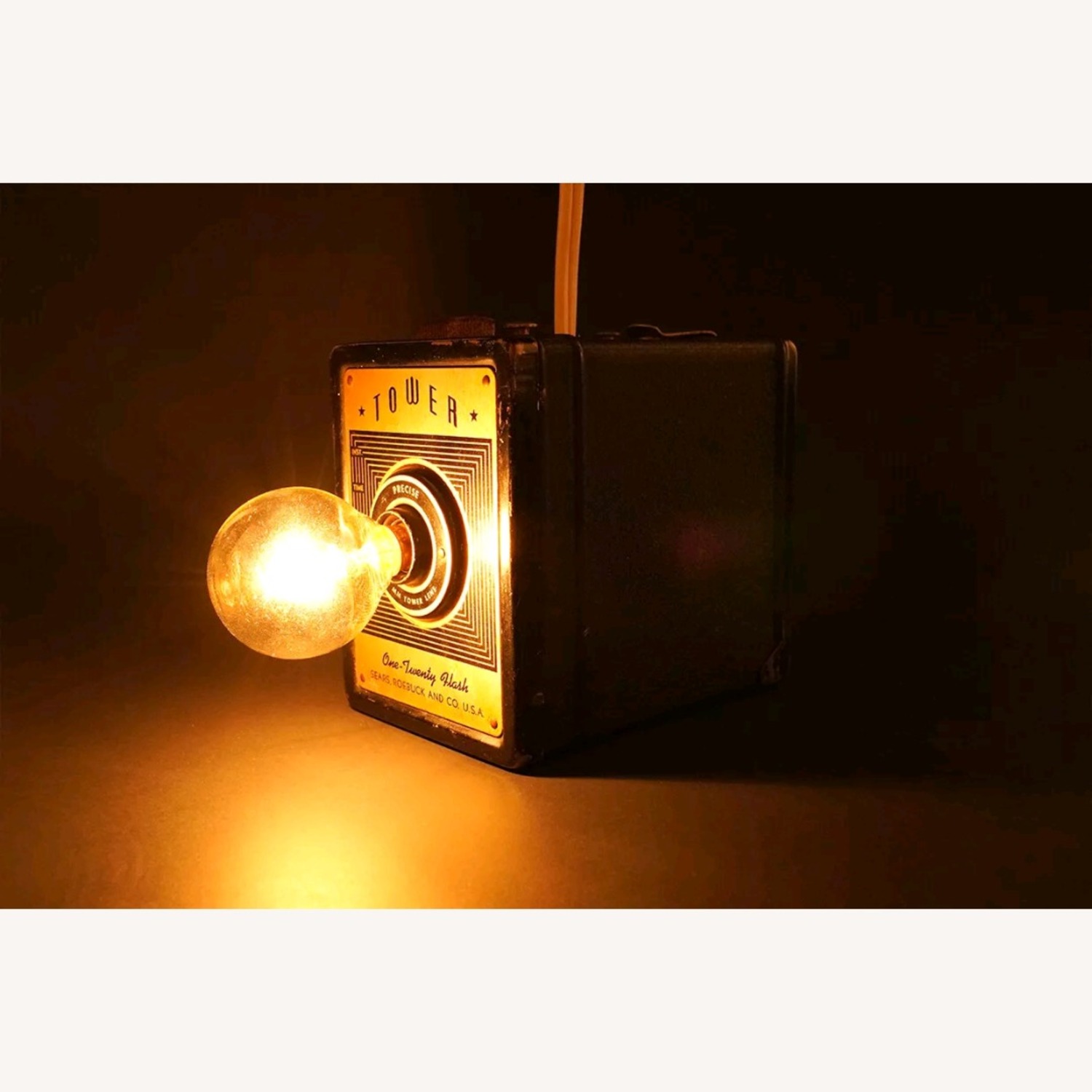 Vintage Camera Lamp – Tower One-Twenty Flash  - image-11