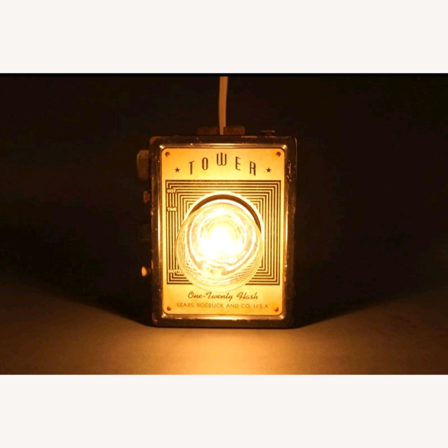 Vintage Camera Lamp – Tower One-Twenty Flash  - image-2