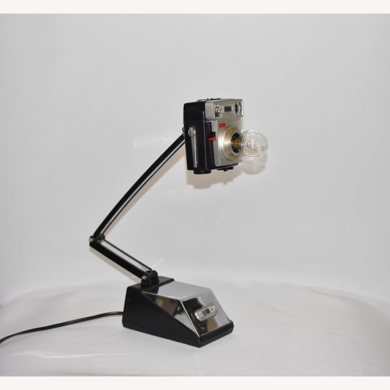 Vintage Camera Desk Lamp – Adjustable Arm  - image-9
