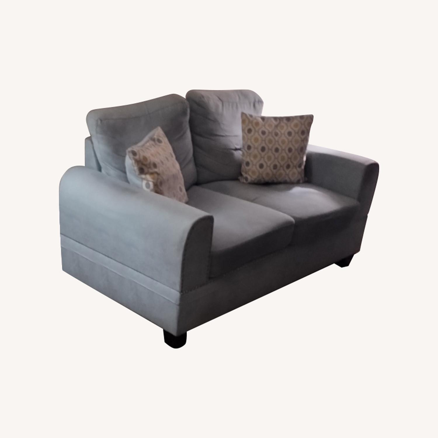Busters Loveseat - image-0