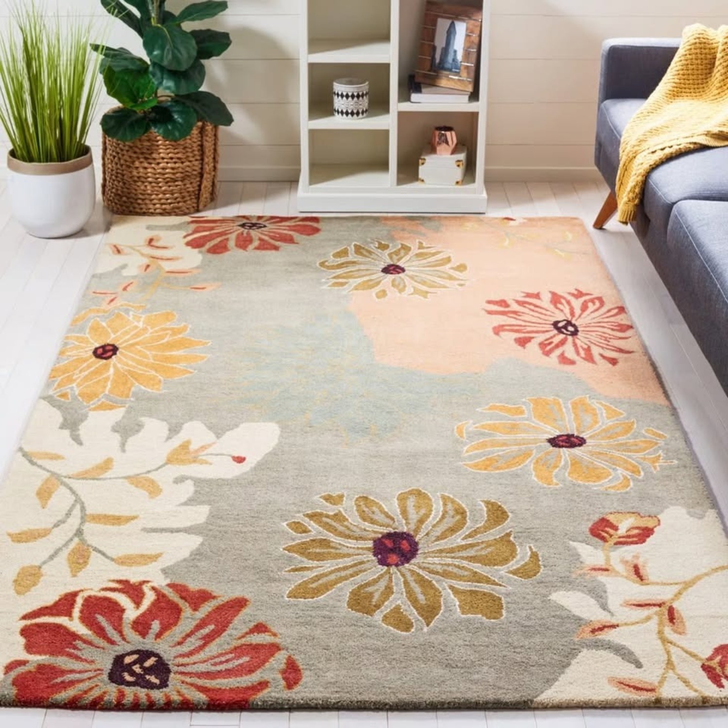 Safavieh Jakahri Hand Tufted Wool Floral Rug  - image-4