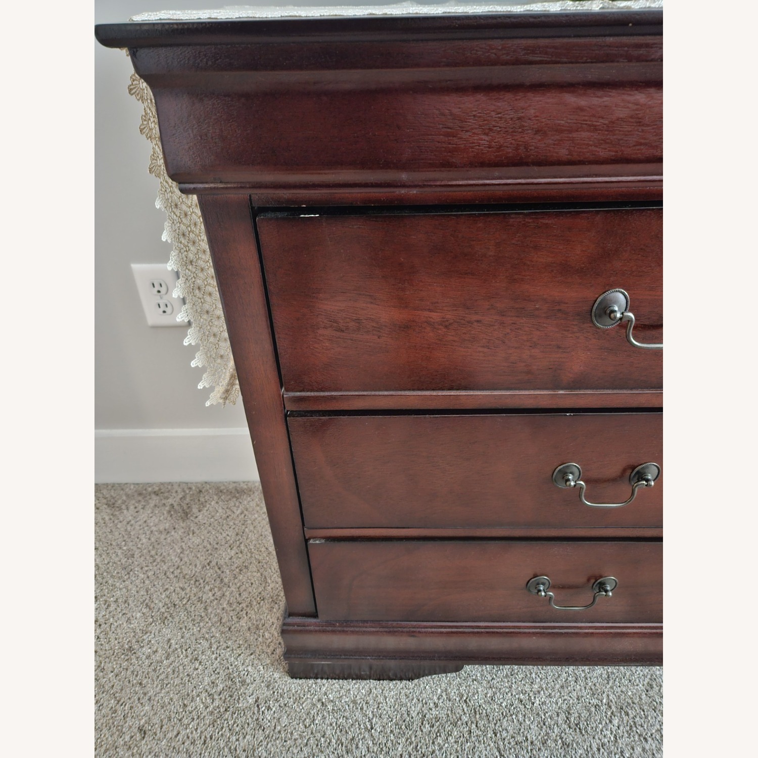 Wooded 6 Drawer Dresser and 2 Nightstands - image-13