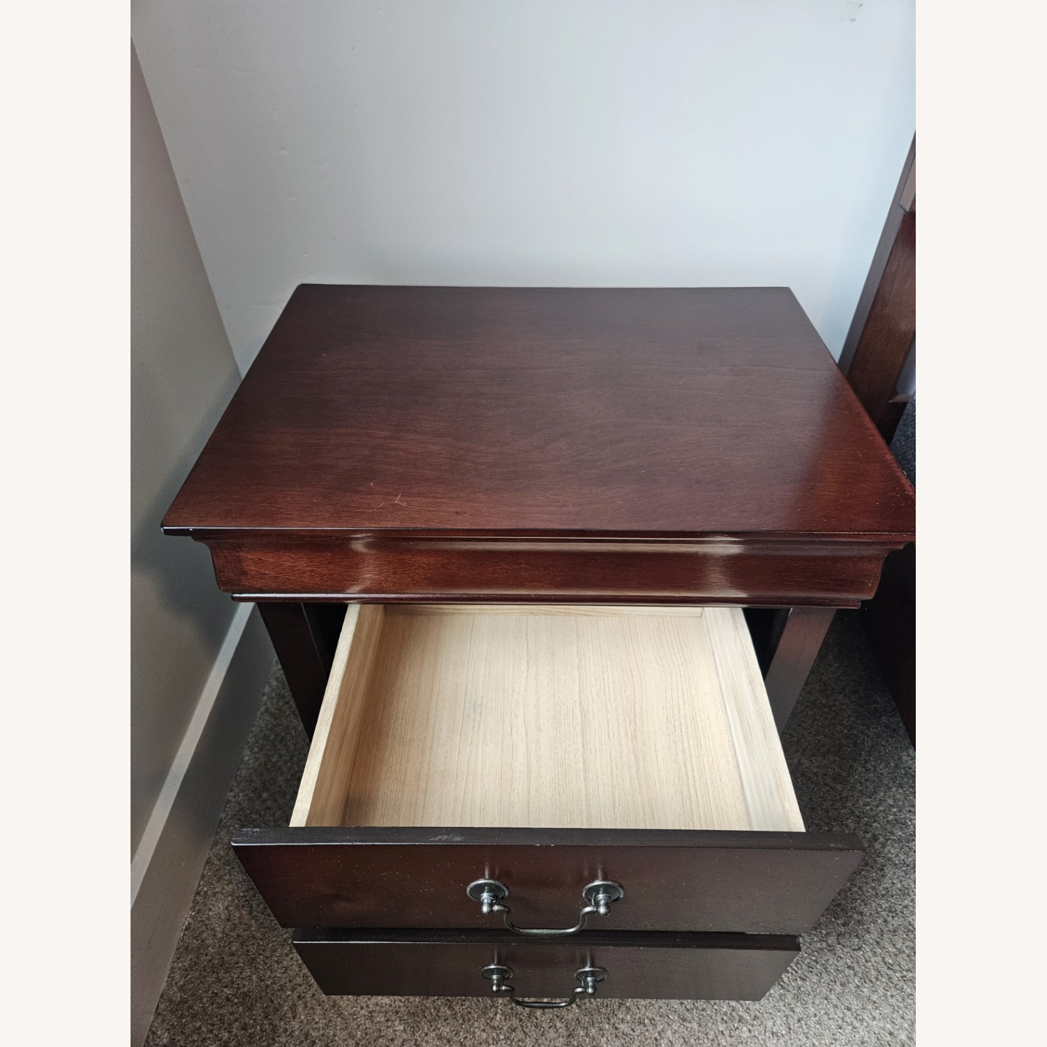 Wooded 6 Drawer Dresser and 2 Nightstands - image-5