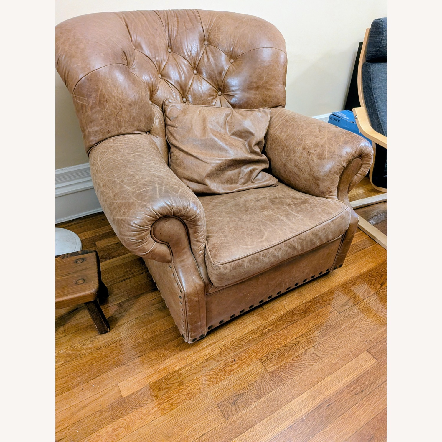  Comfy Light Brown Leather Armchair - image-0