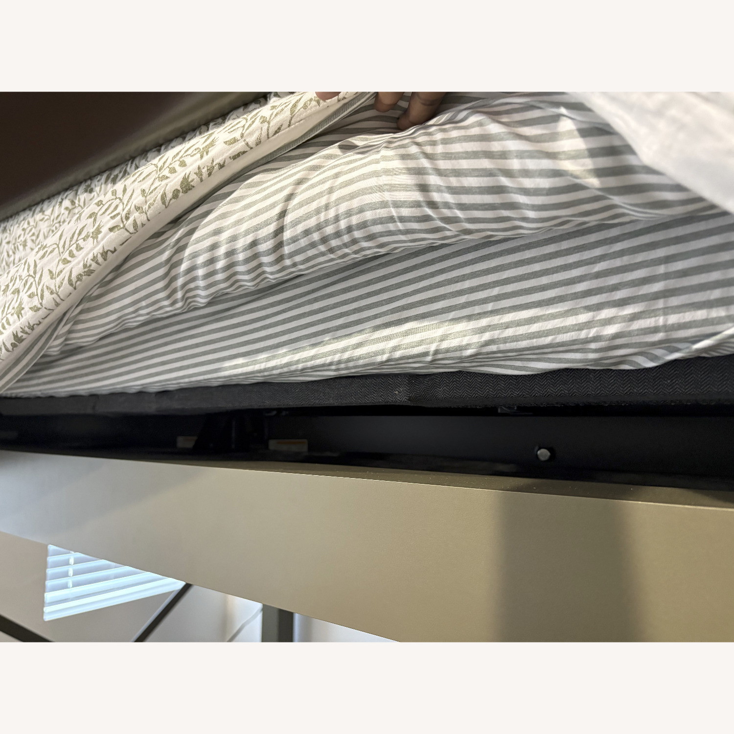 Queen Loft Bed - image-9