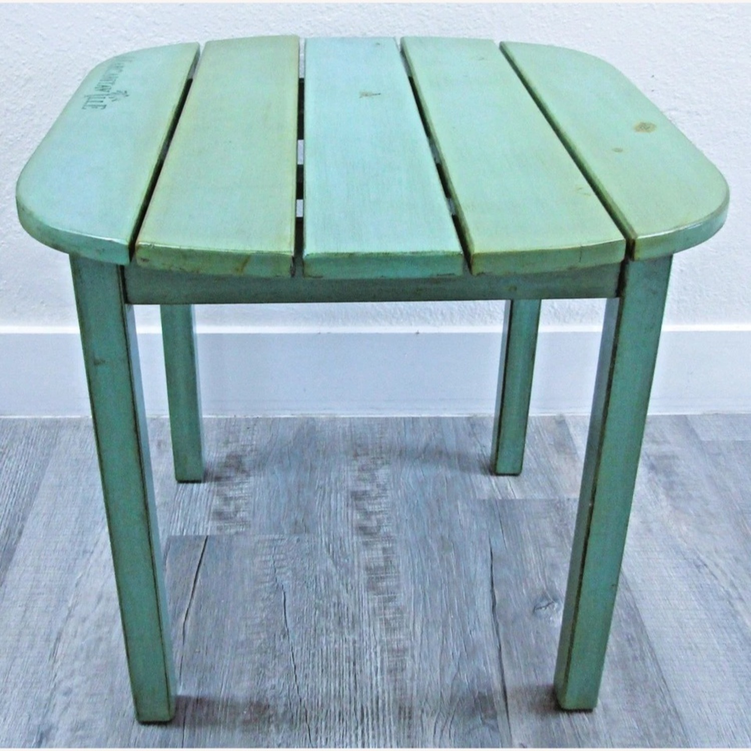 Jimmy Buffett Margaritaville Patio Side Table - image-8