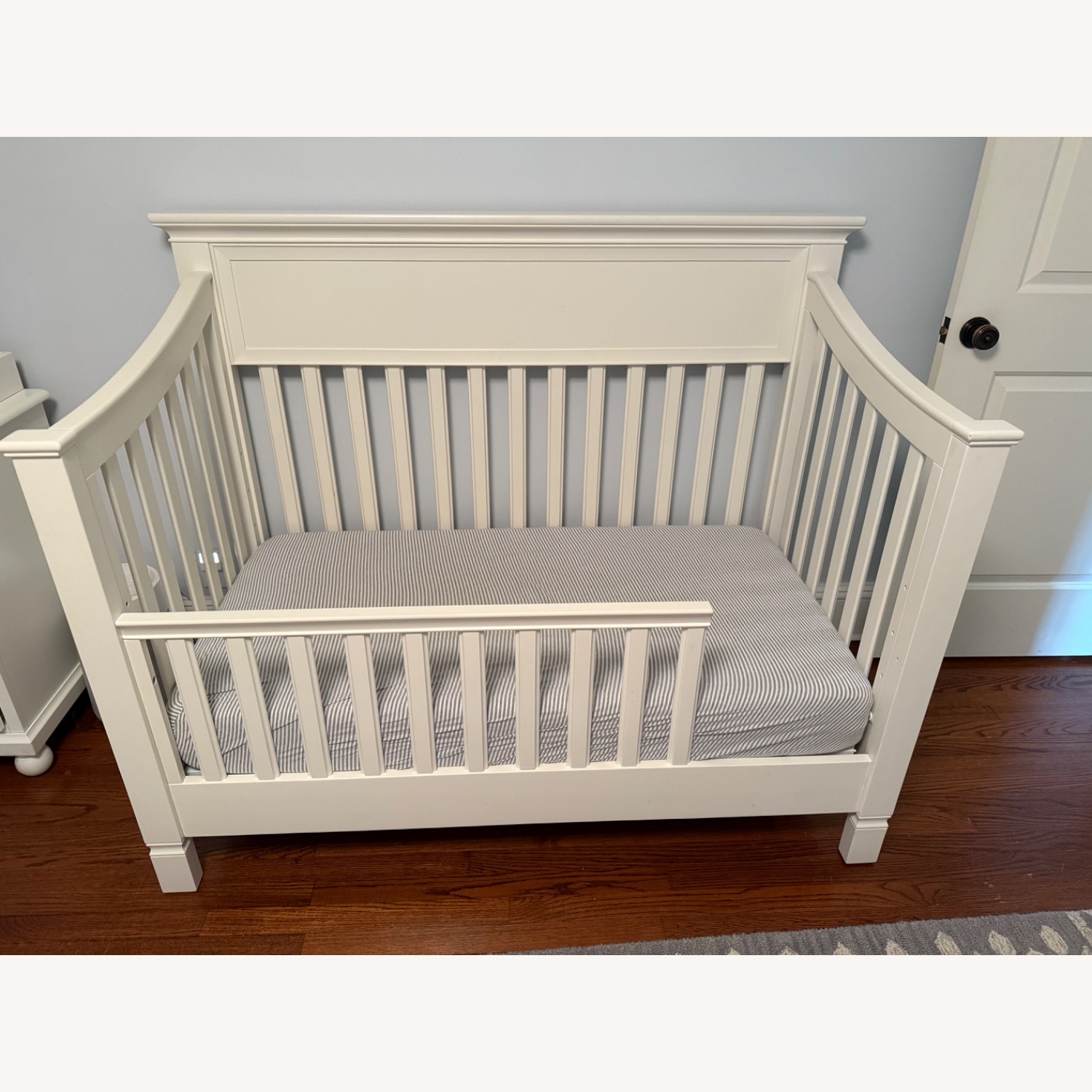 Pottery Barn Kids Larkin White Wood Crib - image-2