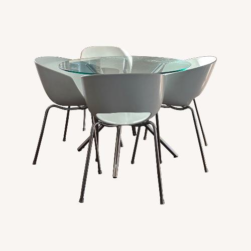 Used Sintesi Dining Set for sale on AptDeco