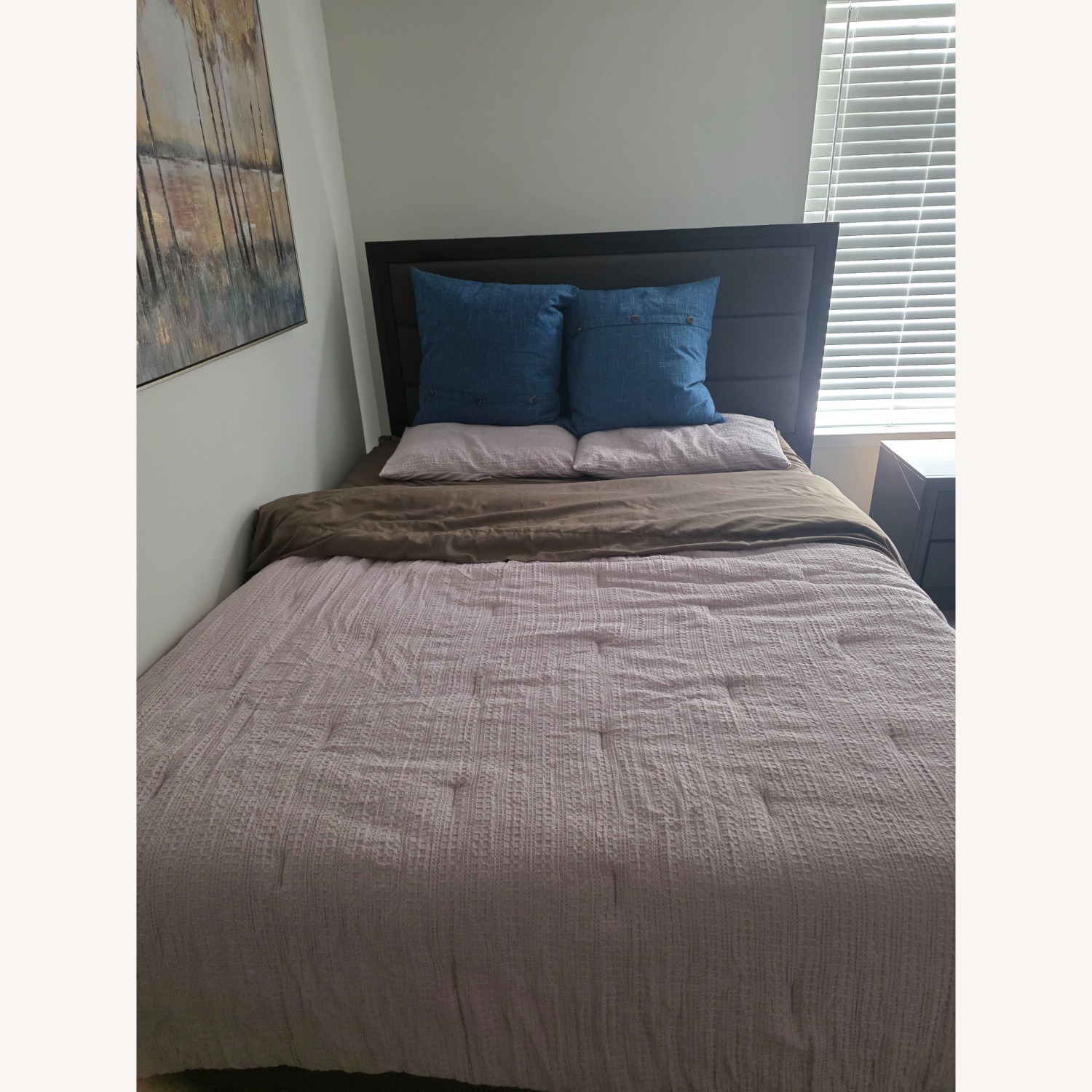 Bob's Discount Tremont Dark Brown Queen Bed - image-1