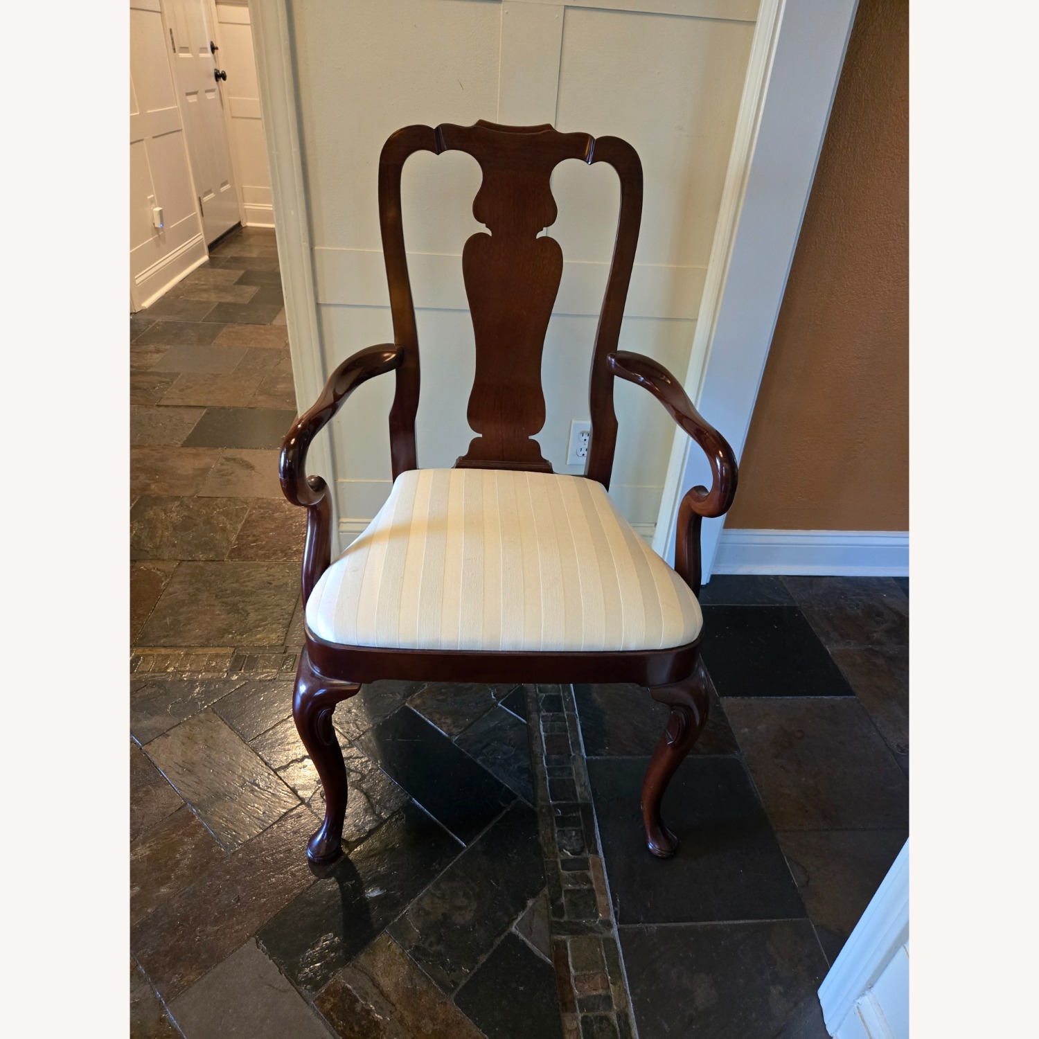 Kindel Furniture Oxford Dining Sets - image-7