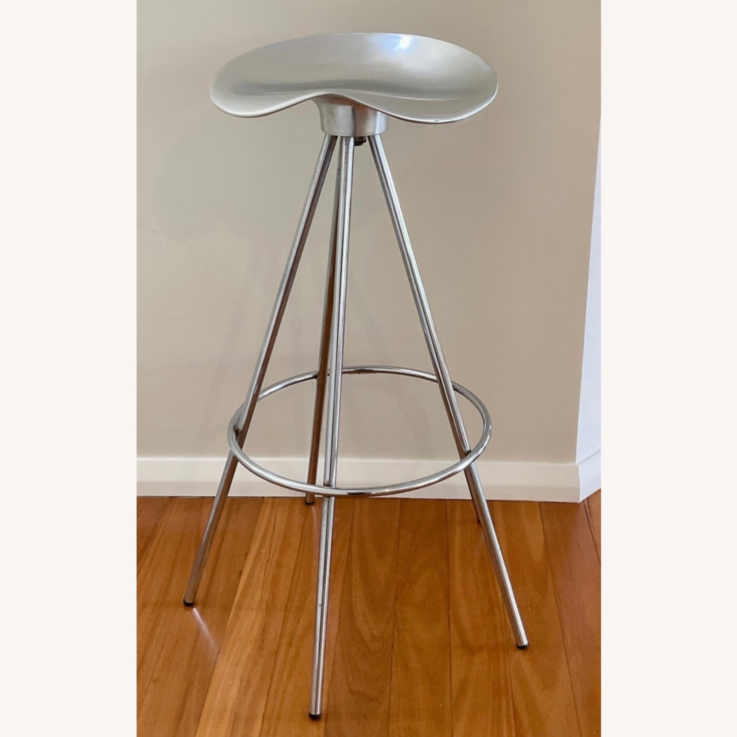Pepe Cortés Amat 3 - Jamaica Silver Metal Stools - image-5