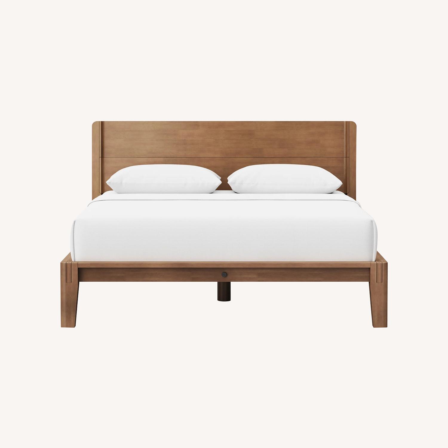 Thins the Classic Bed with Headboard - image-0