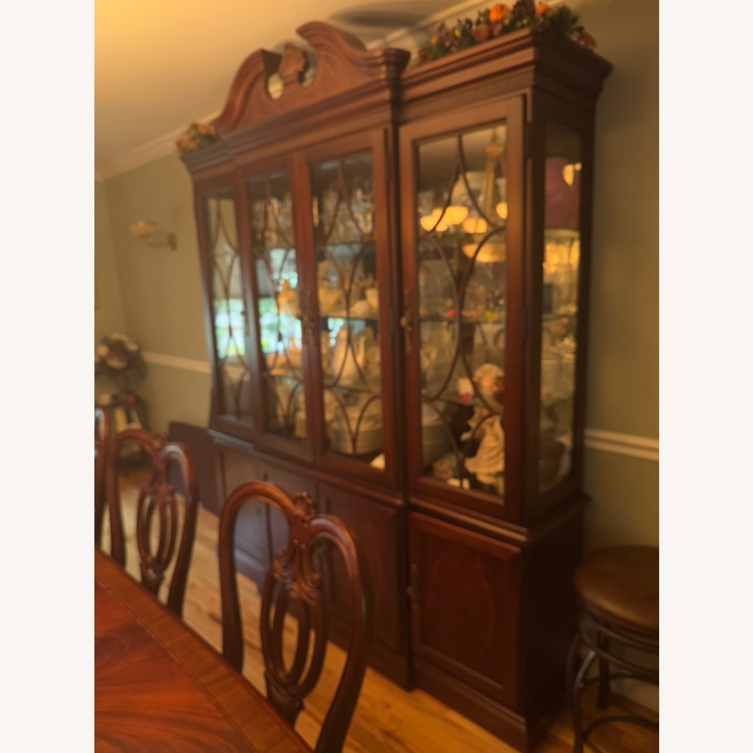 Thomasville China Cabinet Hutch - image-1