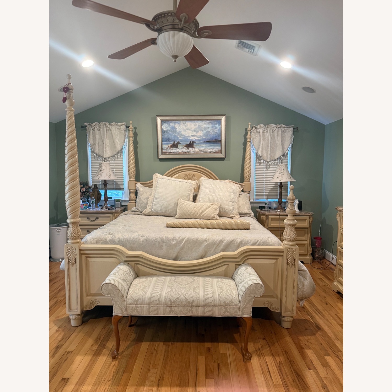 Thomasville 4-Post King Bed - image-2