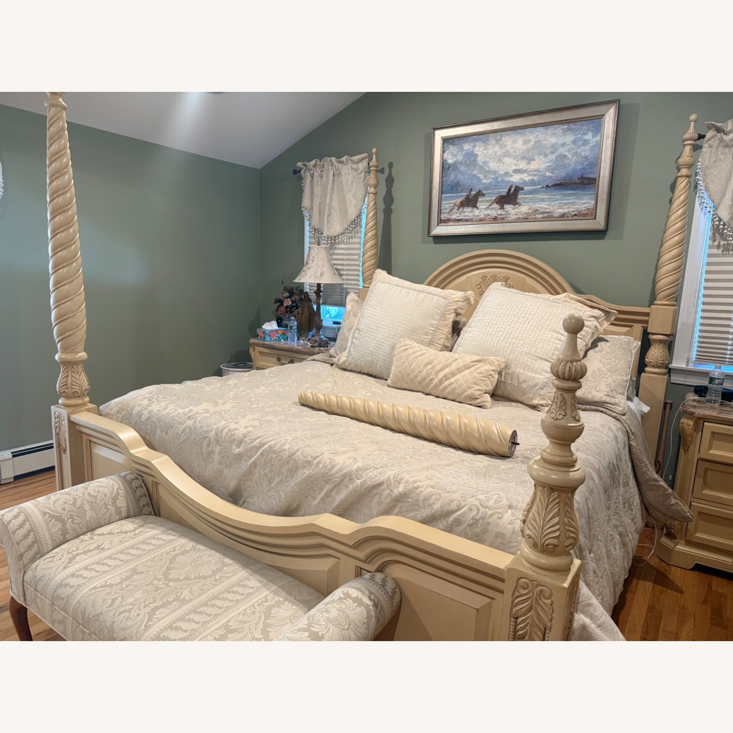 Thomasville 4-Post King Bed - image-3