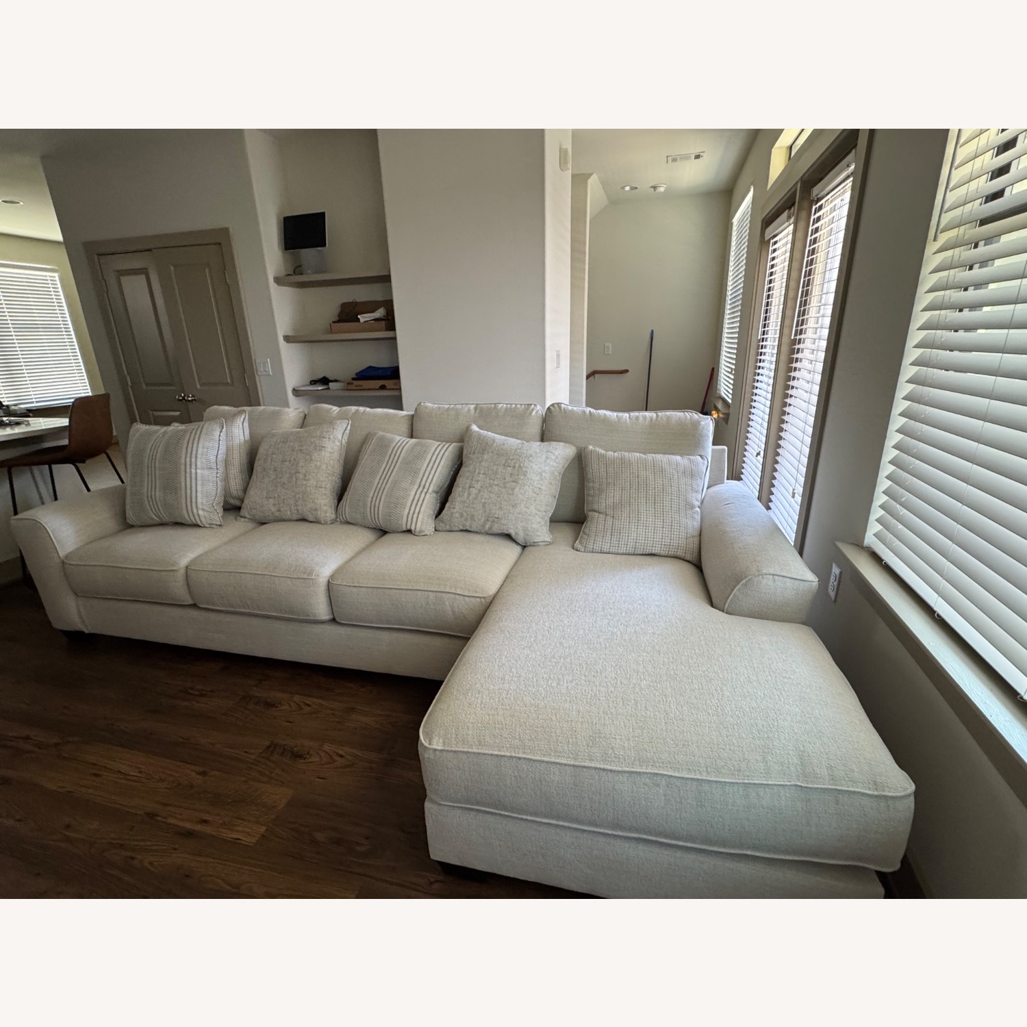 Ashley Larce Light Gray 3+ Piece Sectional - image-3