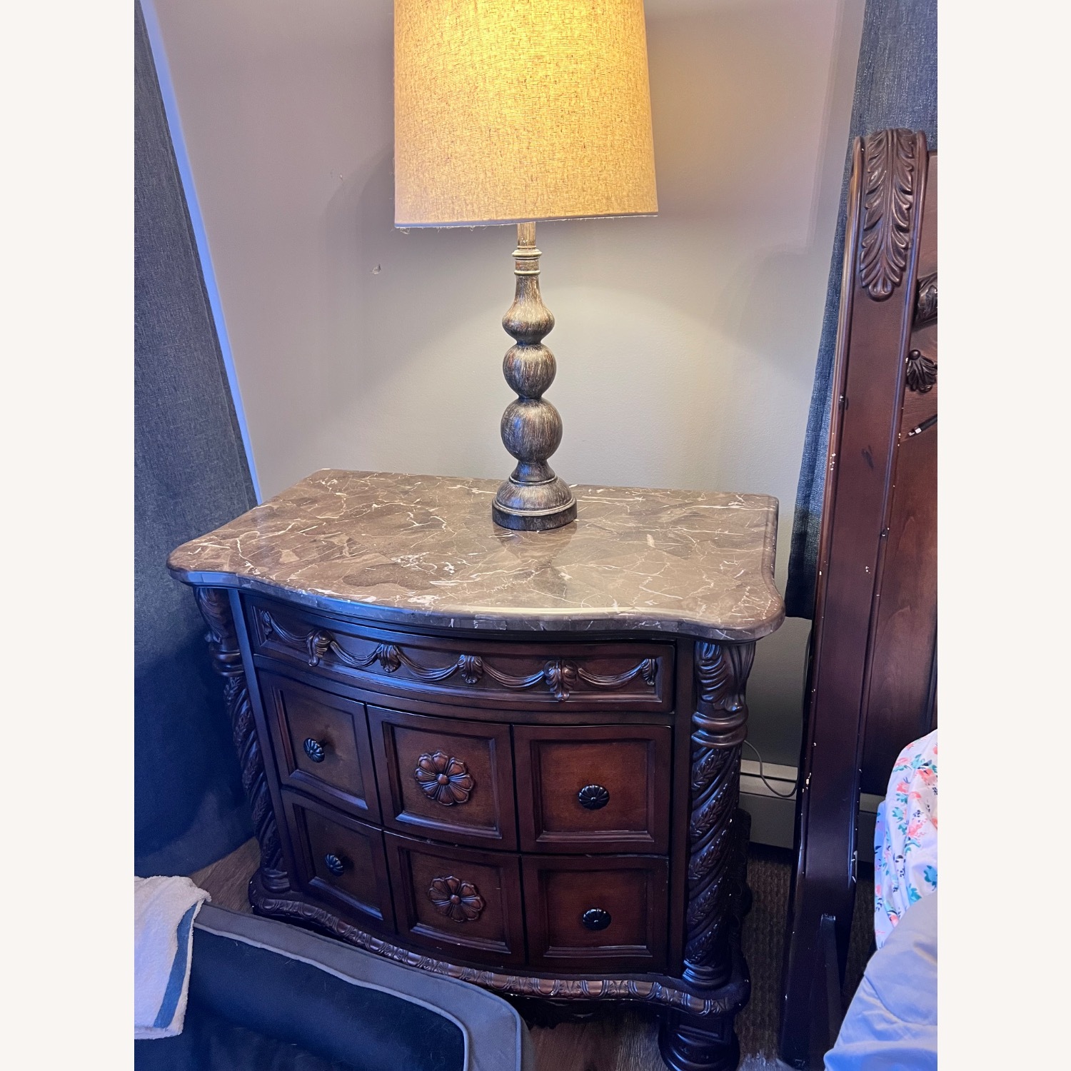 Ashley Dark Brown Marble King Bed - image-4