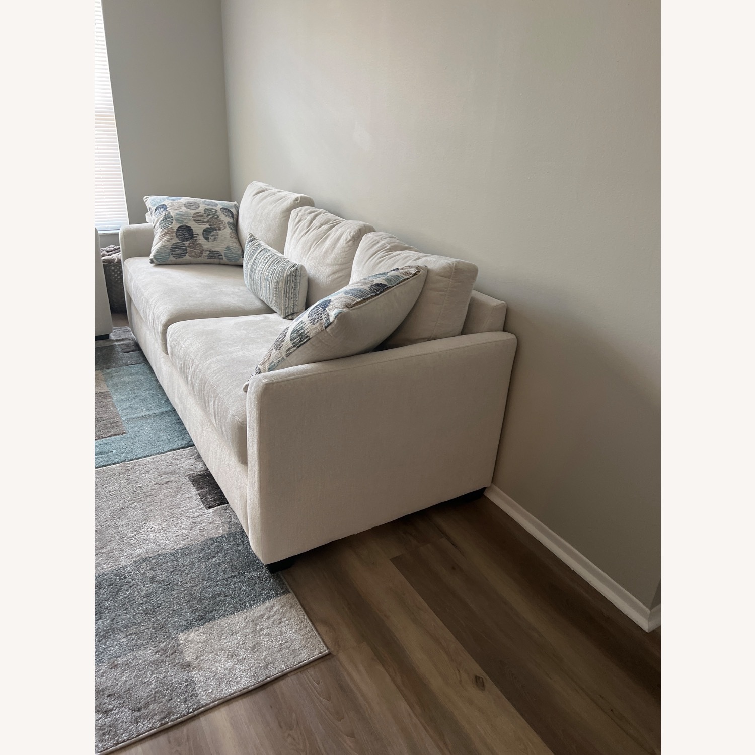 Capris Ivory Sofa - image-2