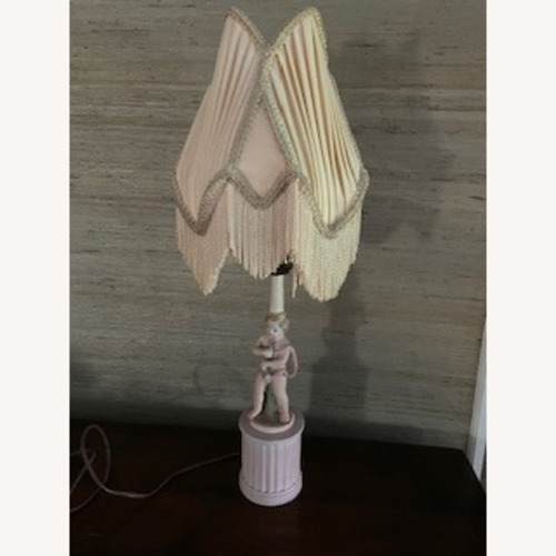 Used Vintage/Antique Finds White Ceramic Table Lamps for sale on AptDeco