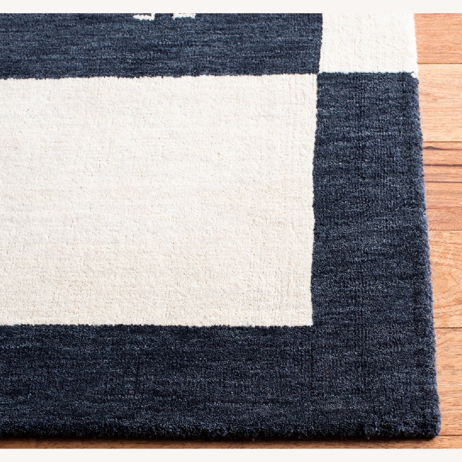 Safavieh Himalaya Black Wool Small Rug 5' x 8' - image-3