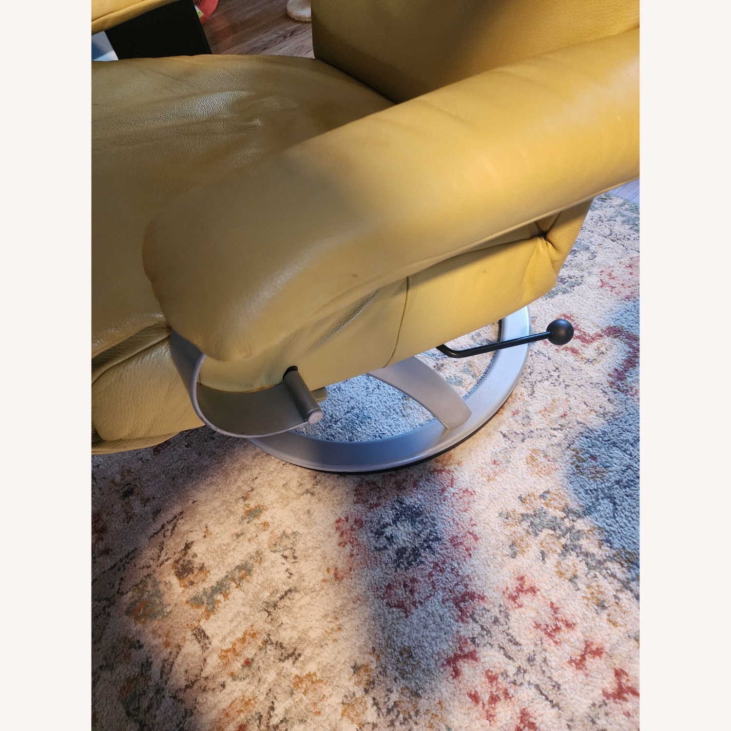 Percival Lafer Set of 2 Lafer Kiri Recliners Yellow Leather - image-6