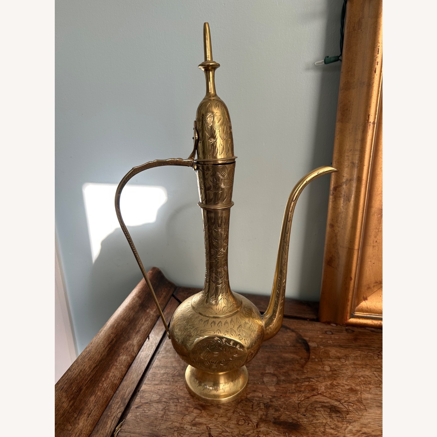 Vintage/Antique Gold Brass Décor - image-5