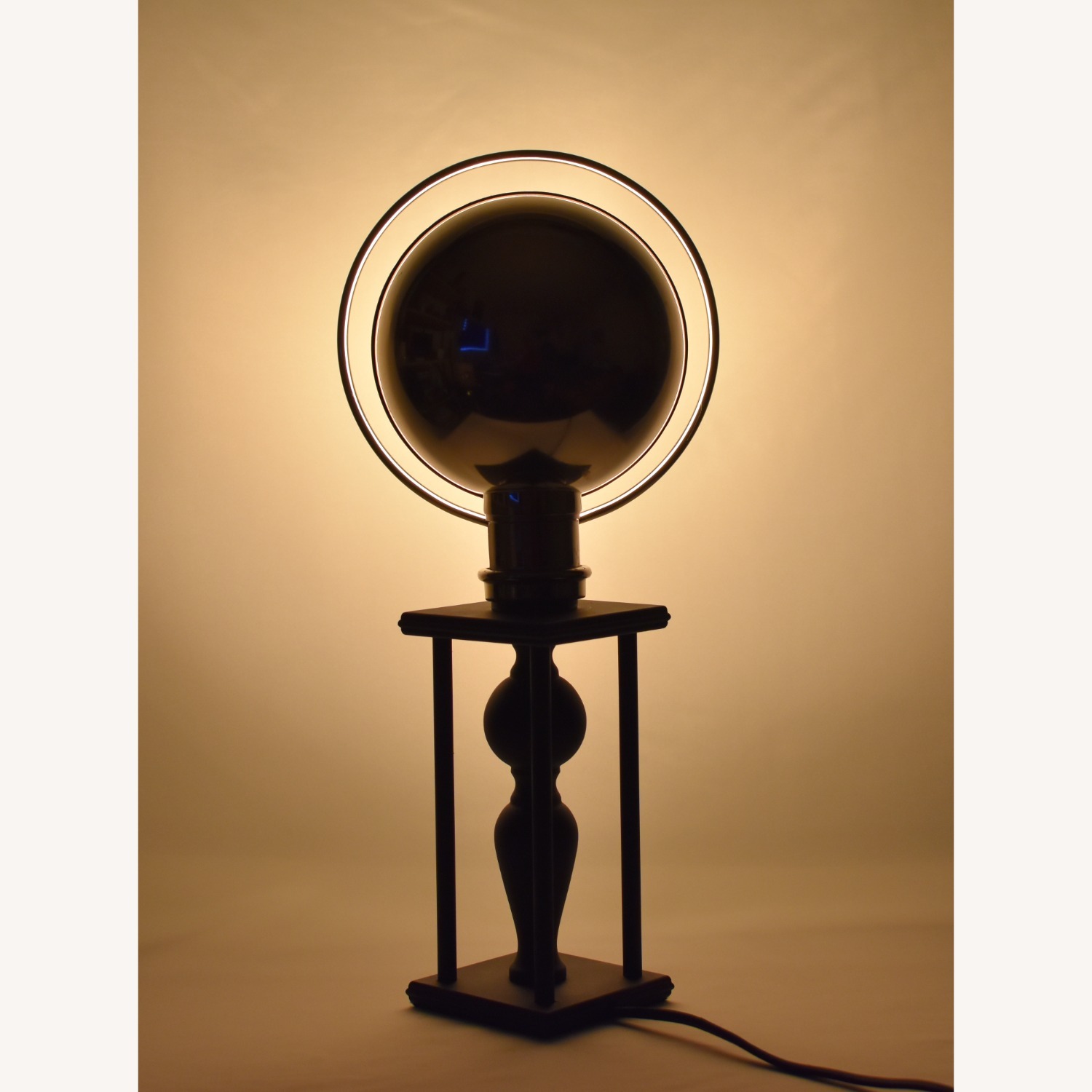 Vintage Art Lamp – Industrial Design - image-7