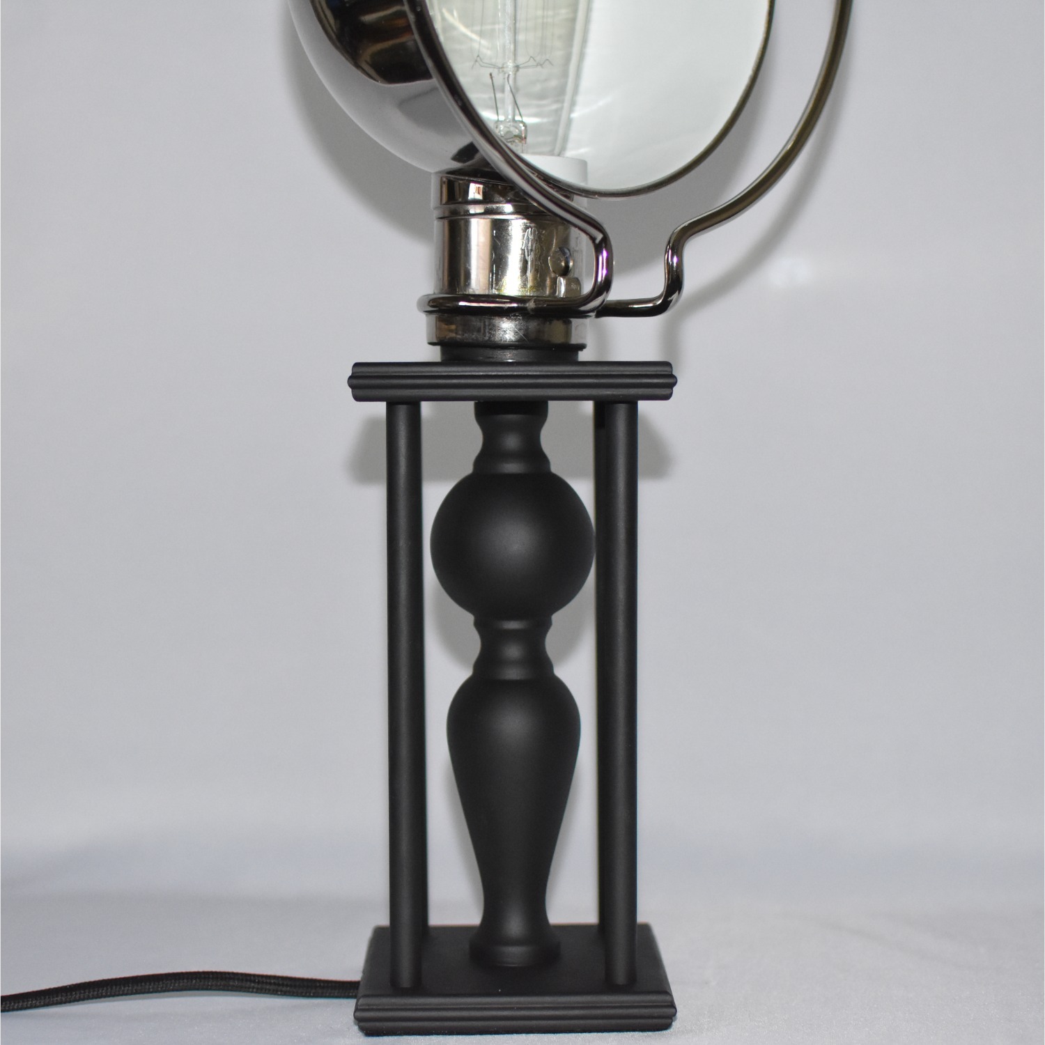 Vintage Art Lamp – Industrial Design - image-3
