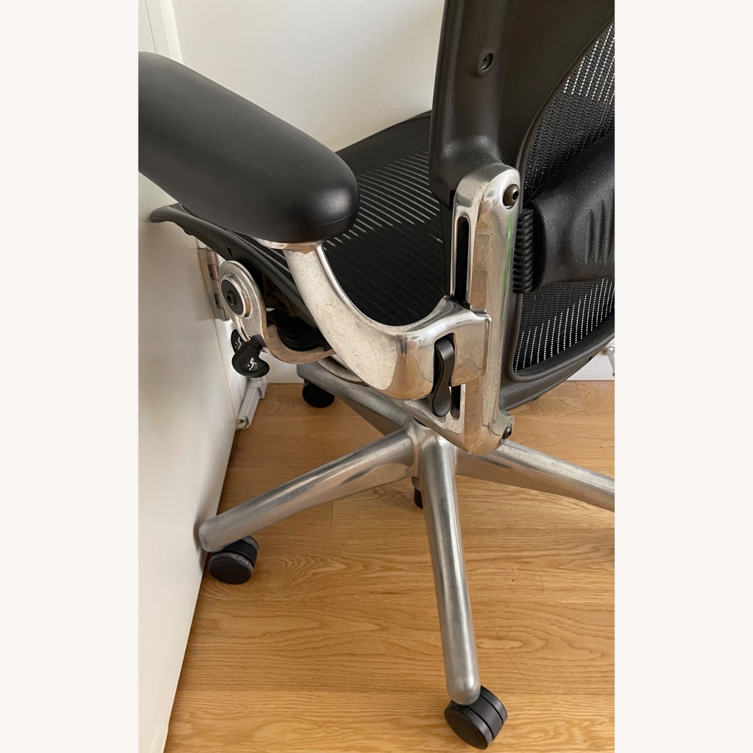 Herman Miller Aeron Black Office Chair - image-5