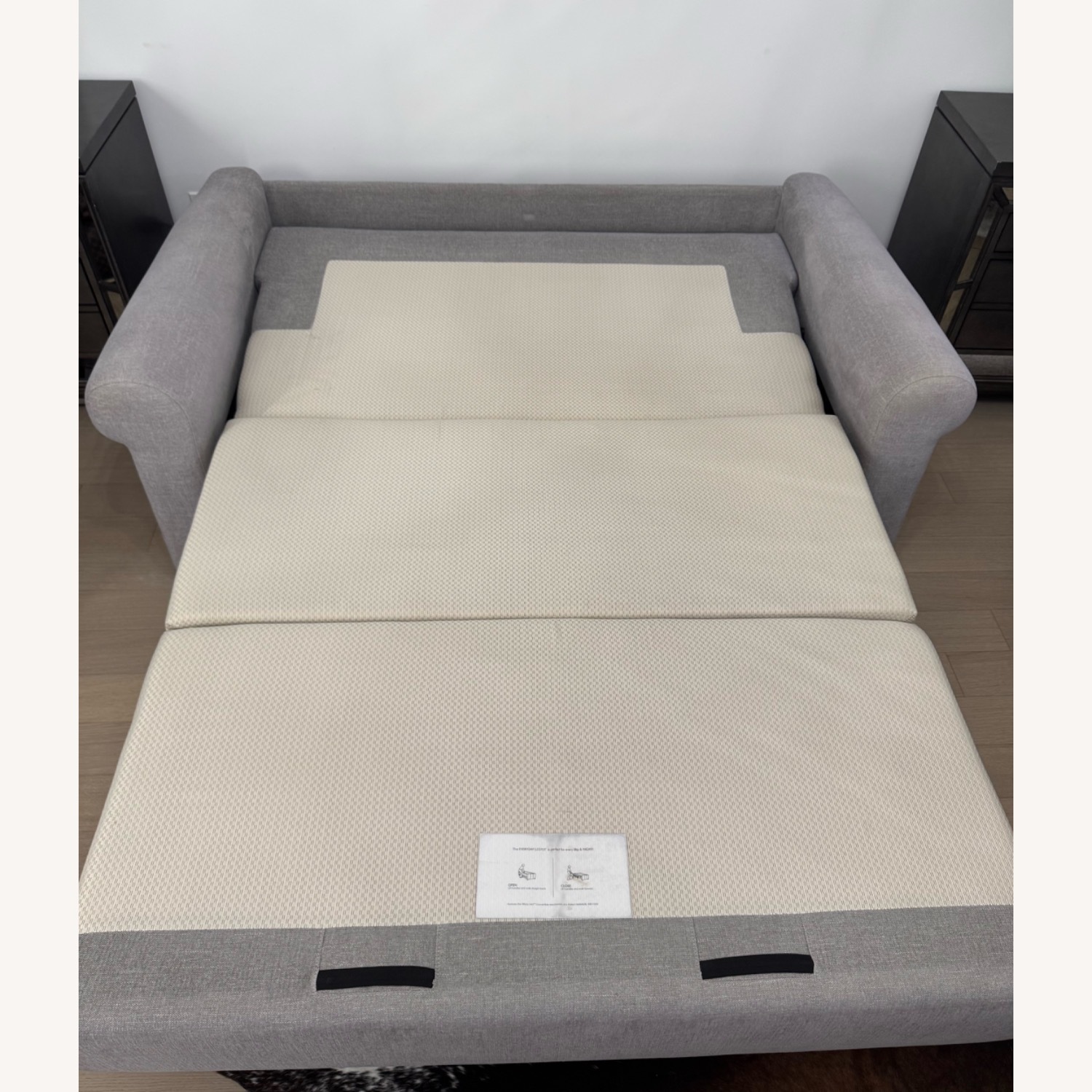 Jennifer Convertibles 2-Seater Queen-sized Sleeper Sofa - image-5