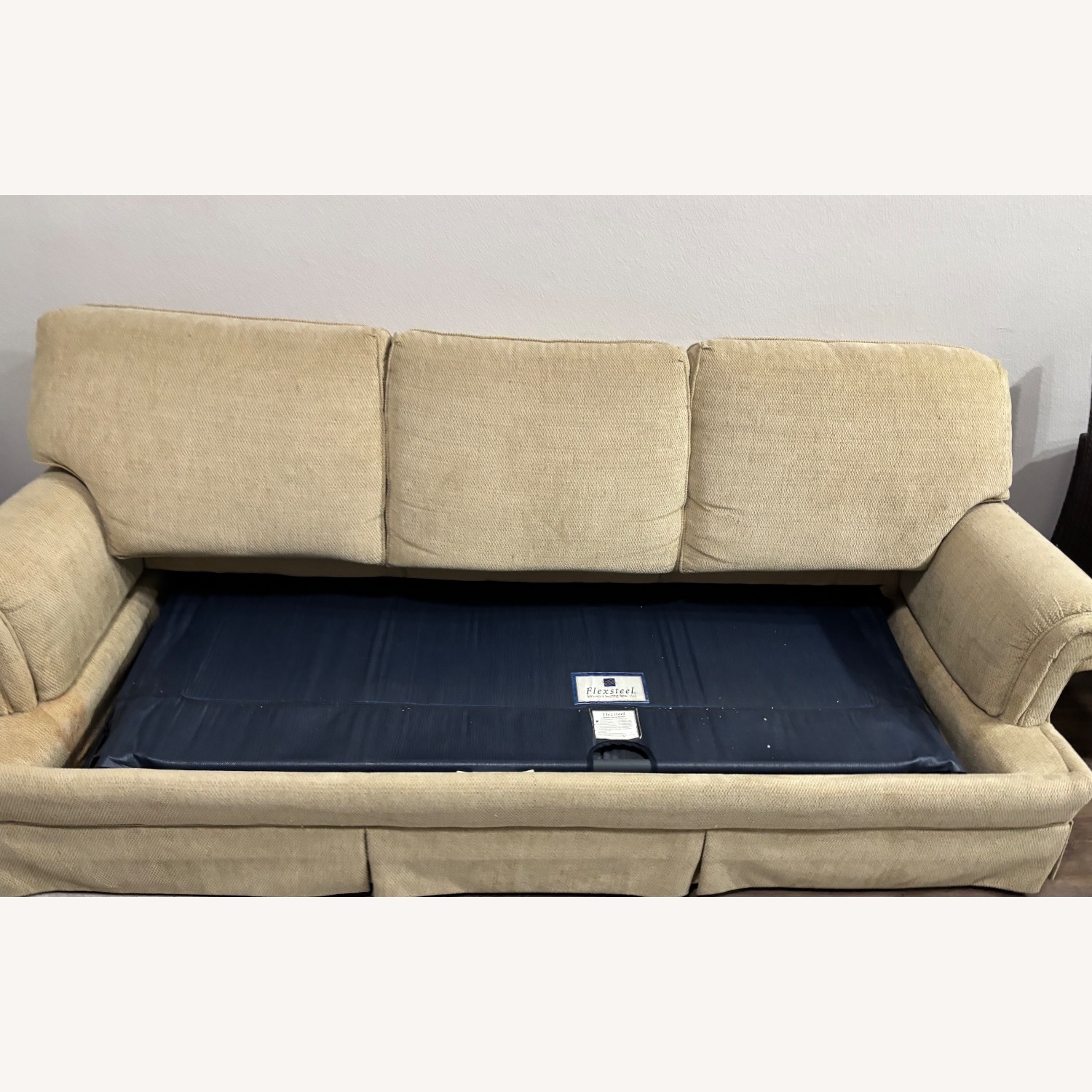 Flex steel 3 Seater Sofa Bed 2 in 1 - image-2
