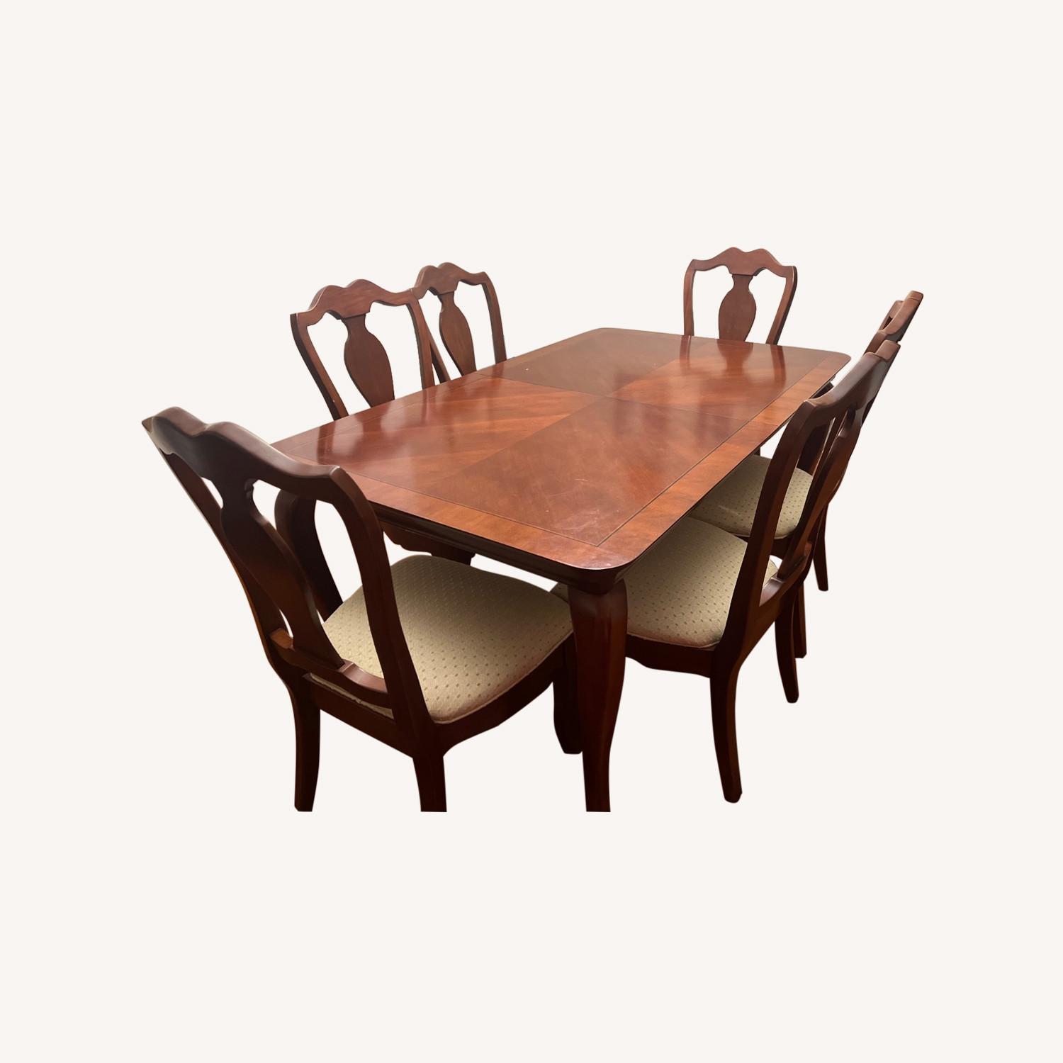 Thomasville Dining Table & Chairs - image-0