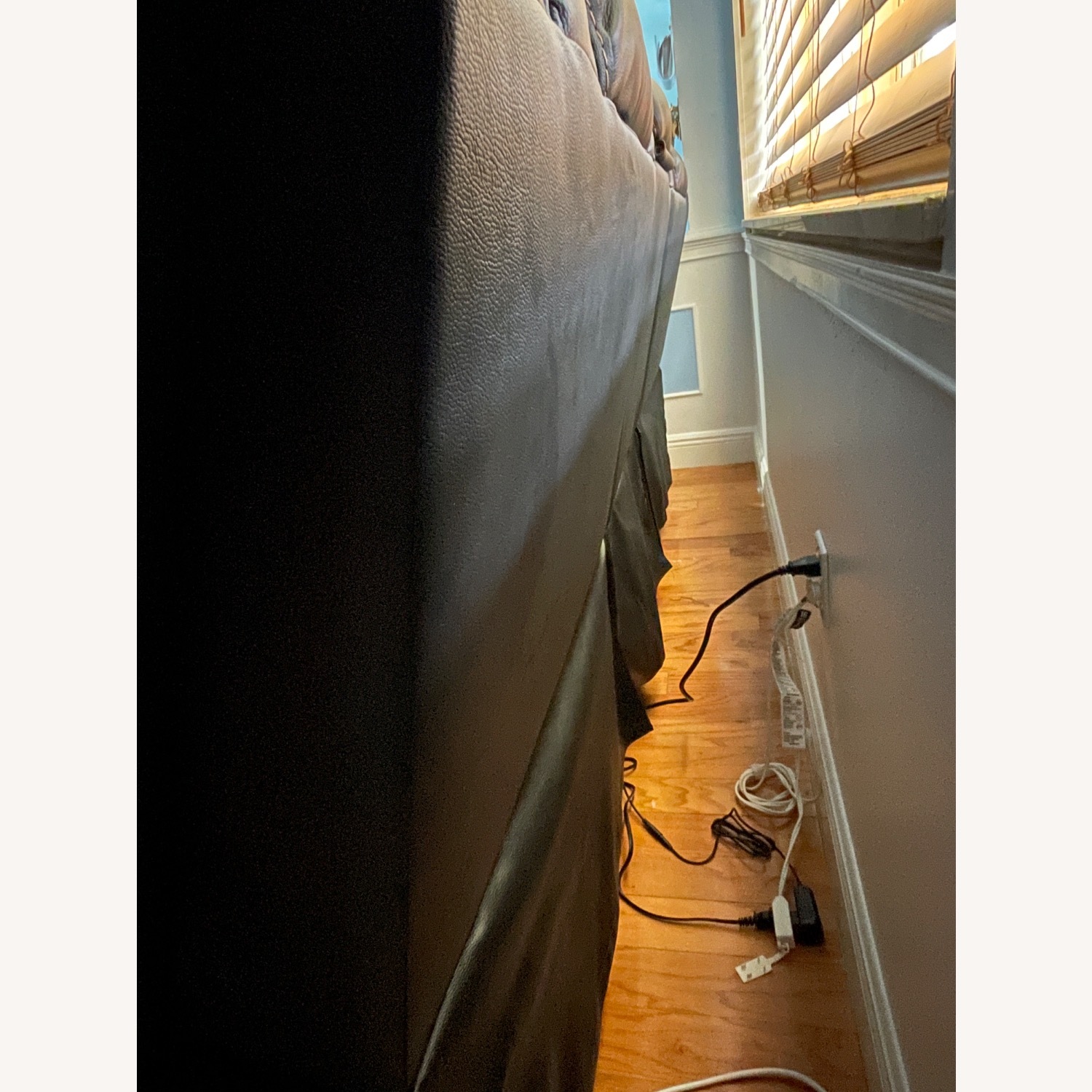 Global Furniture USA Black Leather 3+ Seater Sofa - image-6