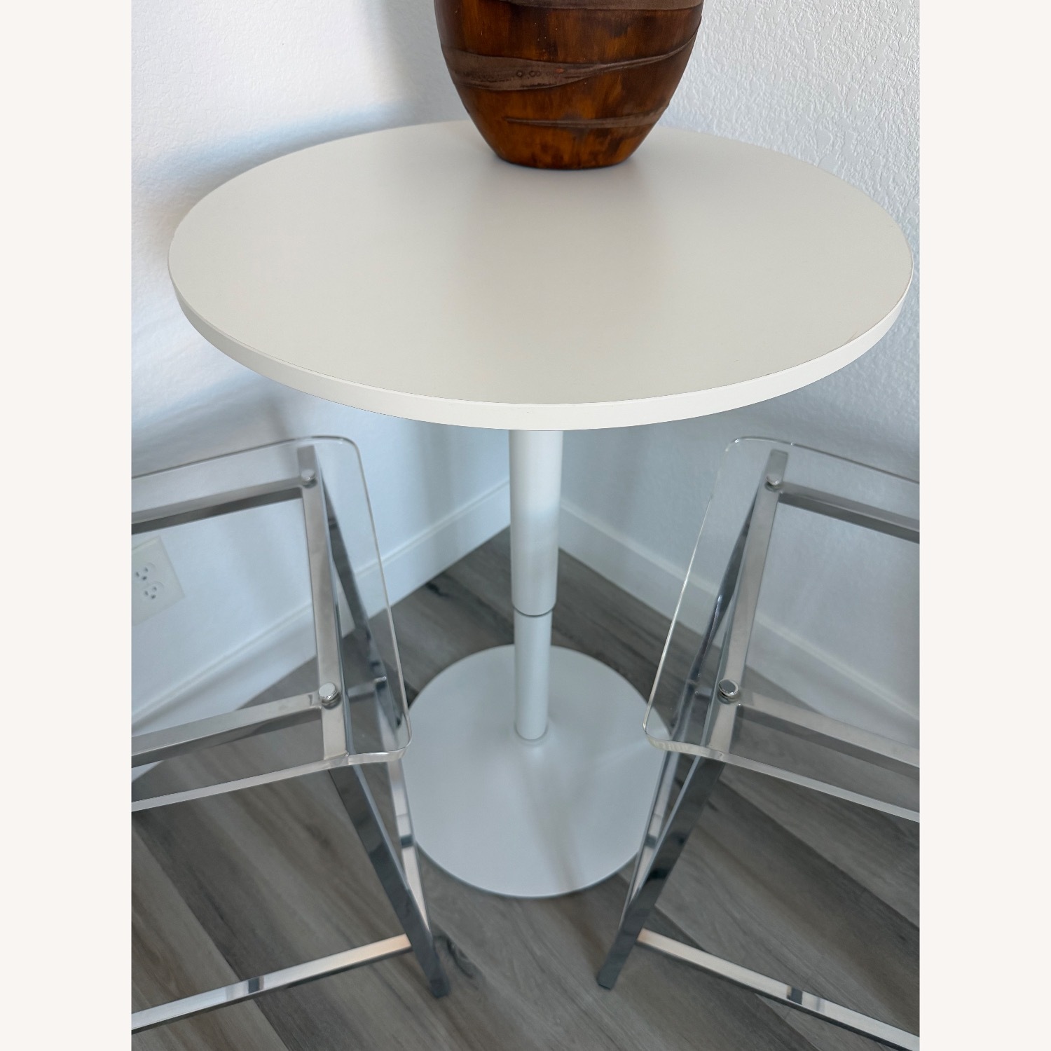 24'' Round Cocktail Bar Table with Metal Base - image-5