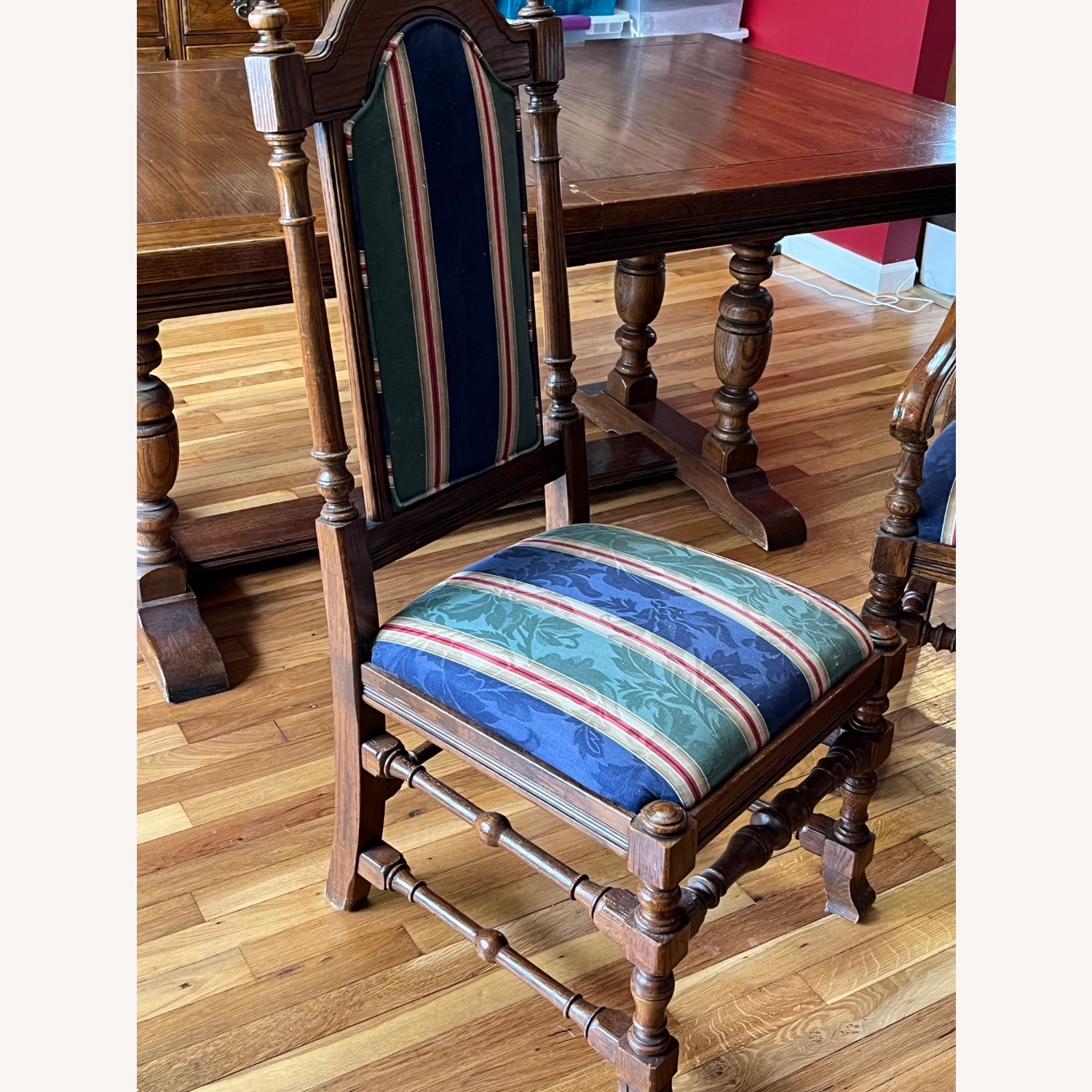 Ethan Allen Royal Charter Oak Dining Set - image-4