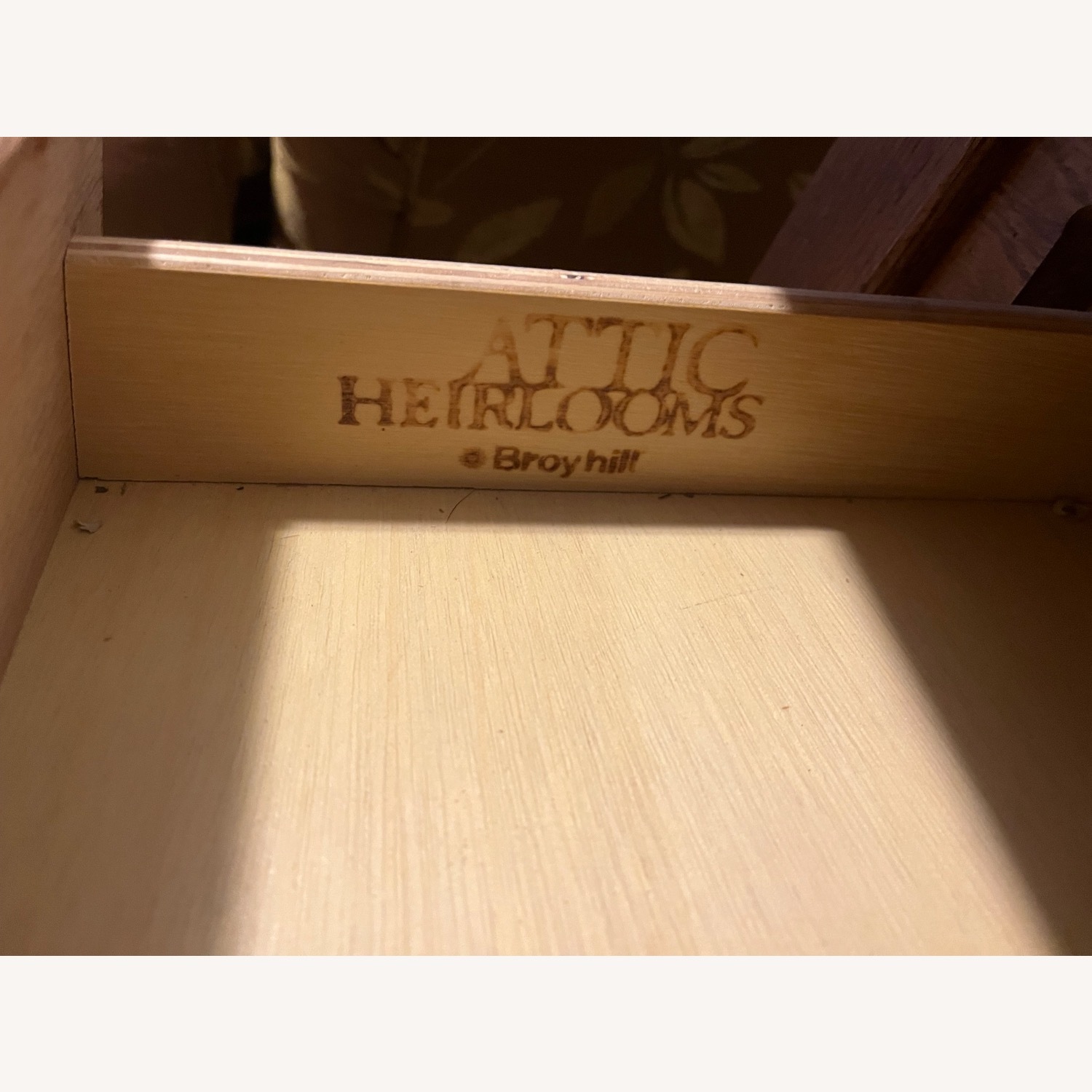 Broyhill Furniture Solid Wood Drop Down Leaf Table - image-5