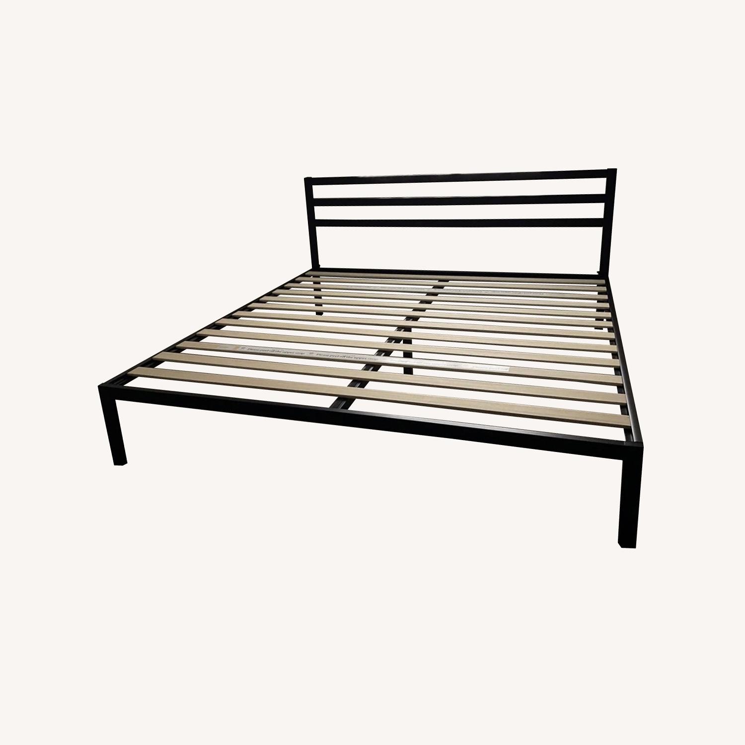 ZINUS Mia Metal Platform Bed Frame - image-0