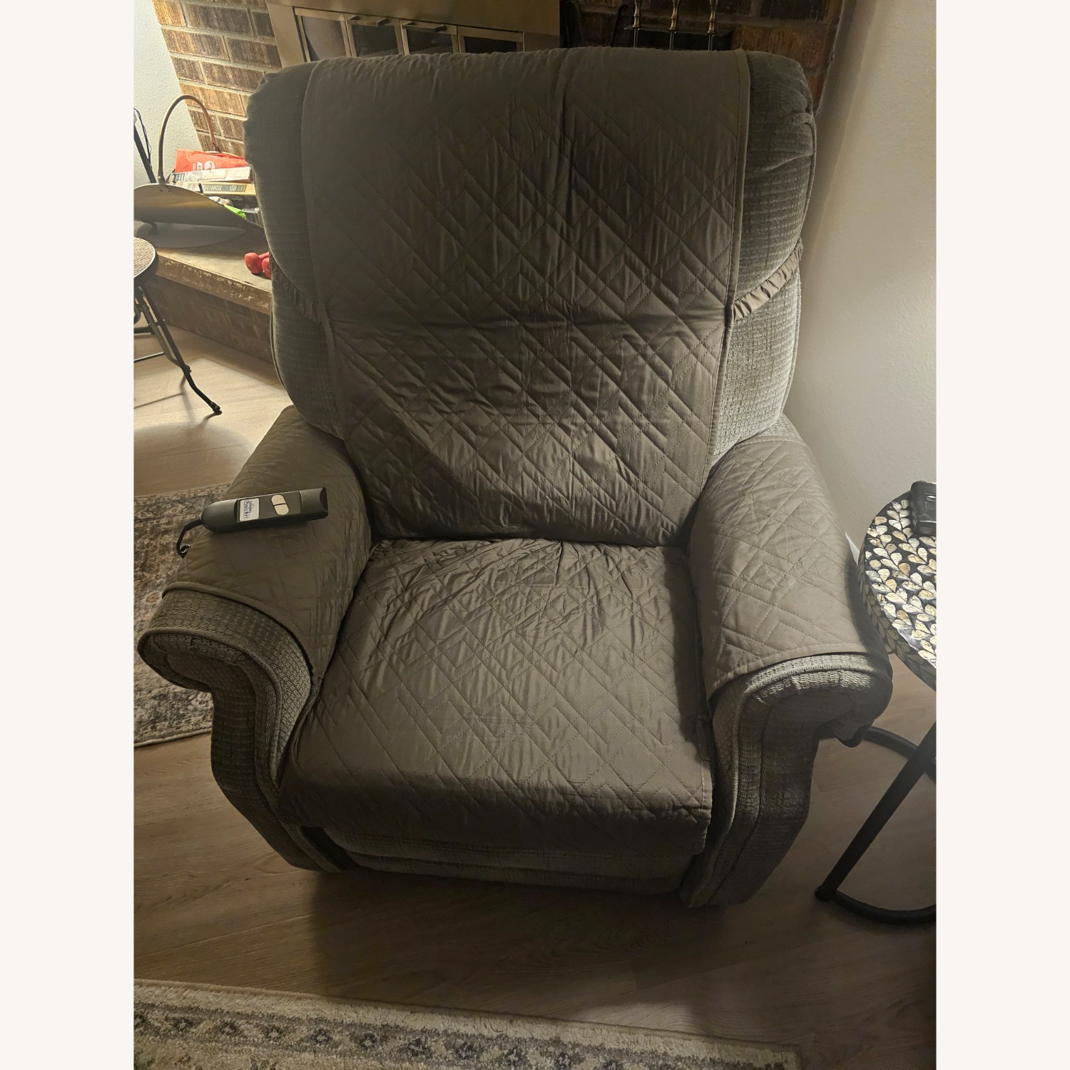 Catnapper Fabric Lift Recliner Olive Green - image-10