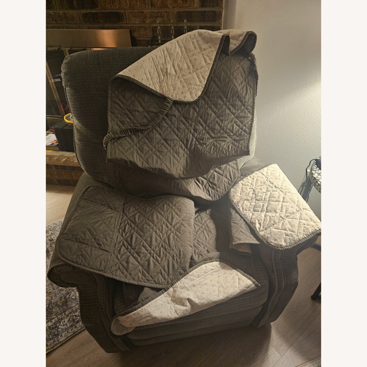 Catnapper Fabric Lift Recliner Olive Green - image-24