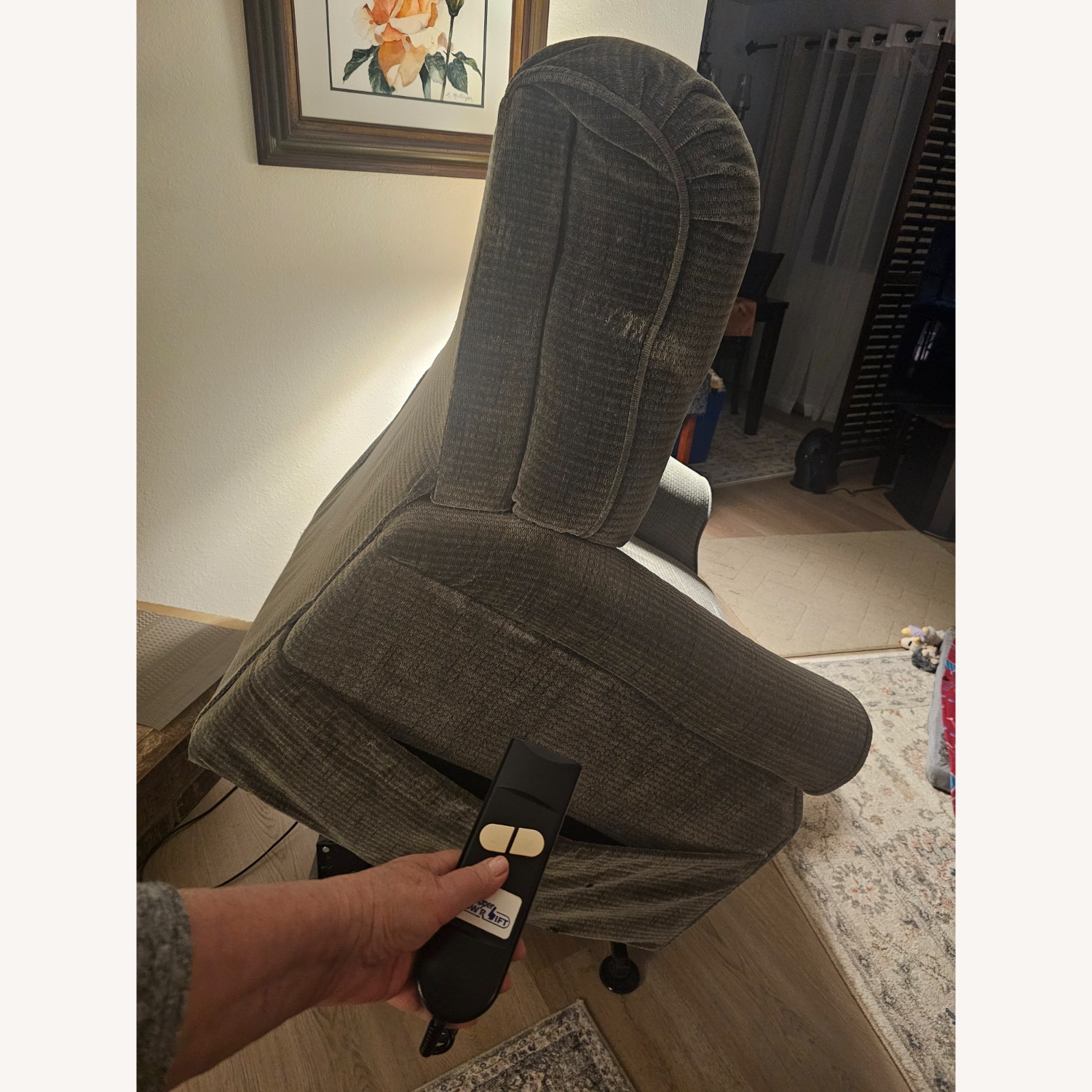 Catnapper Fabric Lift Recliner Olive Green - image-8