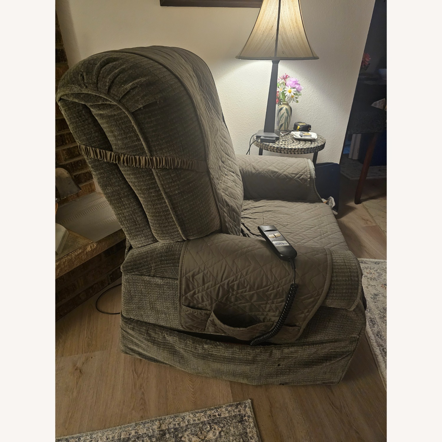 Catnapper Fabric Lift Recliner Olive Green - image-11
