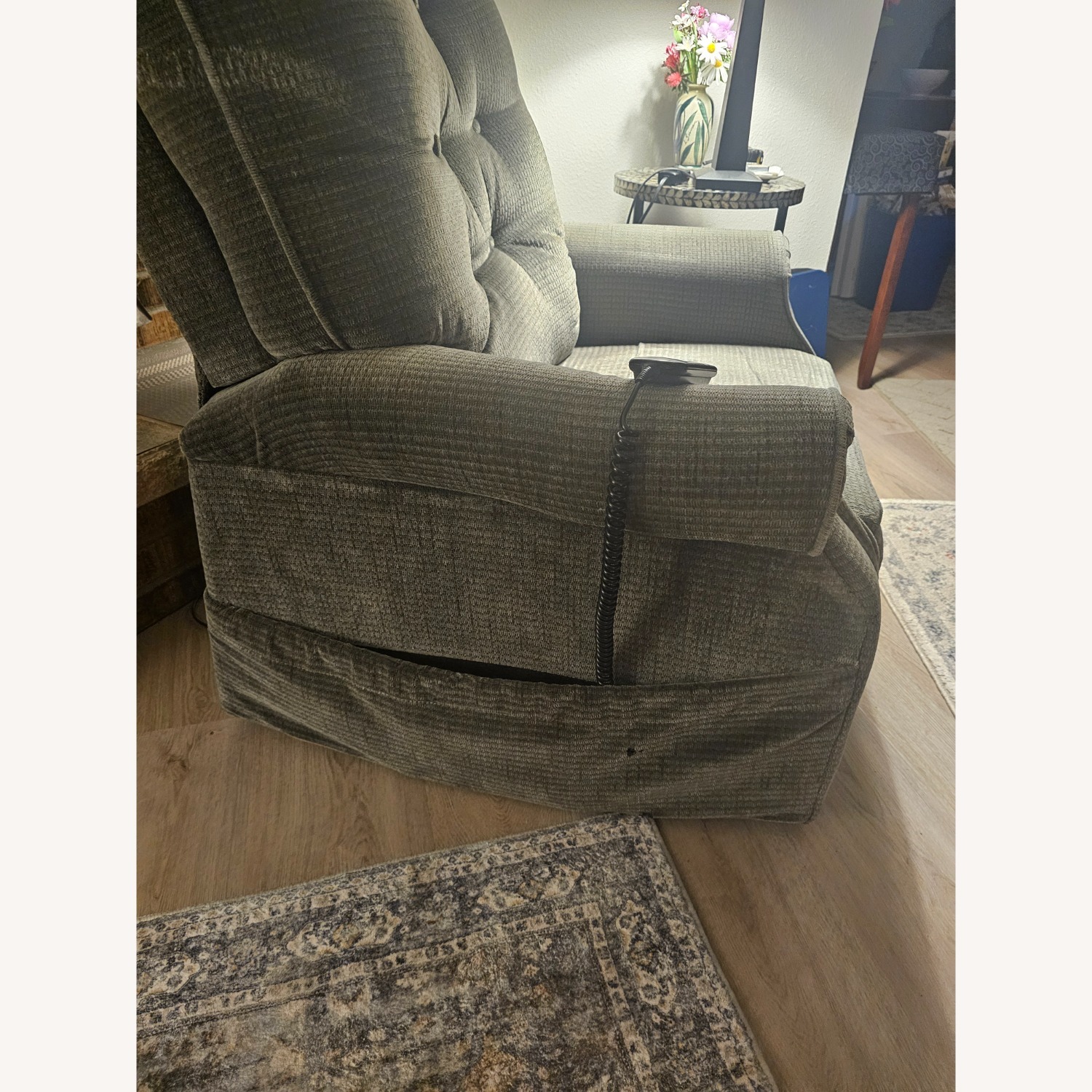 Catnapper Fabric Lift Recliner Olive Green - image-5